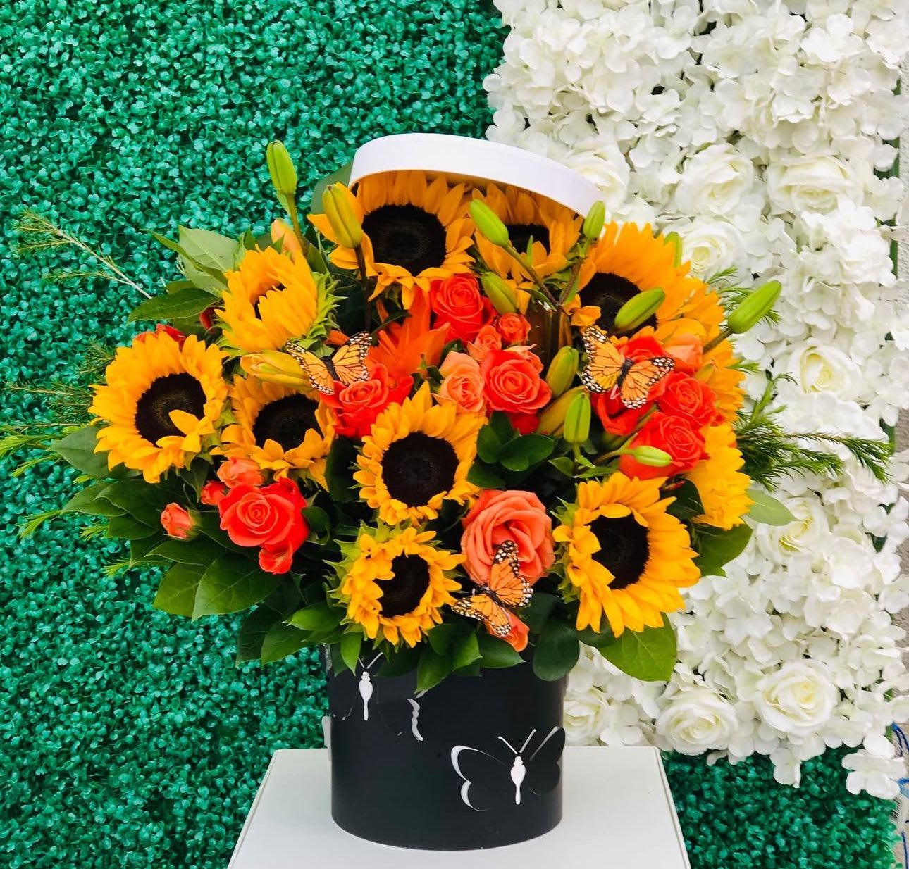 Butterfly Box - Sunflowers and Roses 