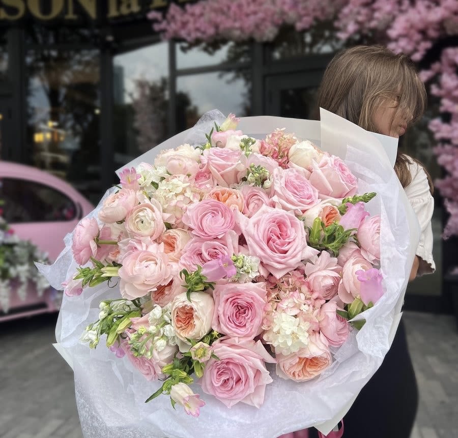 Luxurious Pink Rose Bouquet Luxurious Pink Rose Bouquet - Blush Perfection – Luxurious Pink Rose Bouquet Make a grand statement with our Blush Perfection Bouquet, an exquisite arrangement of lush pink and peach roses, delicate ranunculus, soft hydrangeas, and fresh blooms. Wrapped in elegant white paper, this dreamy bouquet is the ultimate expression of love, beauty, and sophistication. Why It’s Special: Premium Fresh Flowers – Handpicked for long-lasting elegance Romantic & Timeless Design – A stunning mix of soft pinks and peach hues Perfect for Any Occasion – Birthdays, anniversaries, proposals, or a luxury gift Fast & Secure Delivery – Order online and surprise your loved ones effortlessly Shop now & gift the beauty of luxury flowers!