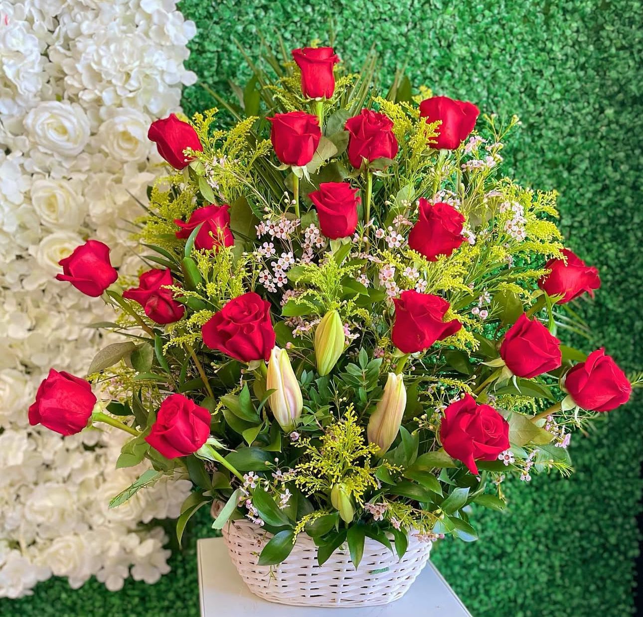 Basket of love - White Basket with roses and sunflowers 