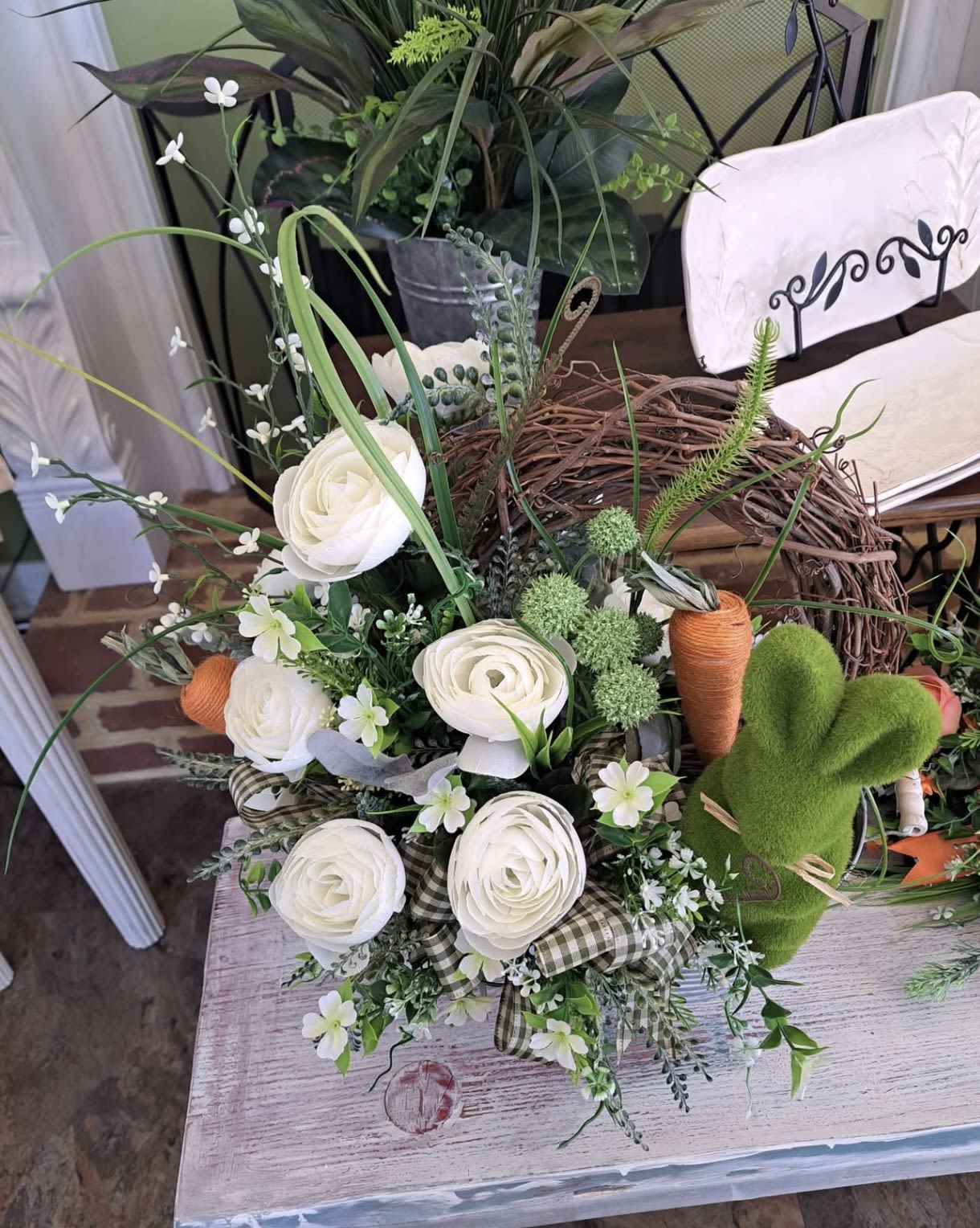Easter Table Arrangement Easter Table Arrangement - Little green bunny centerpiece