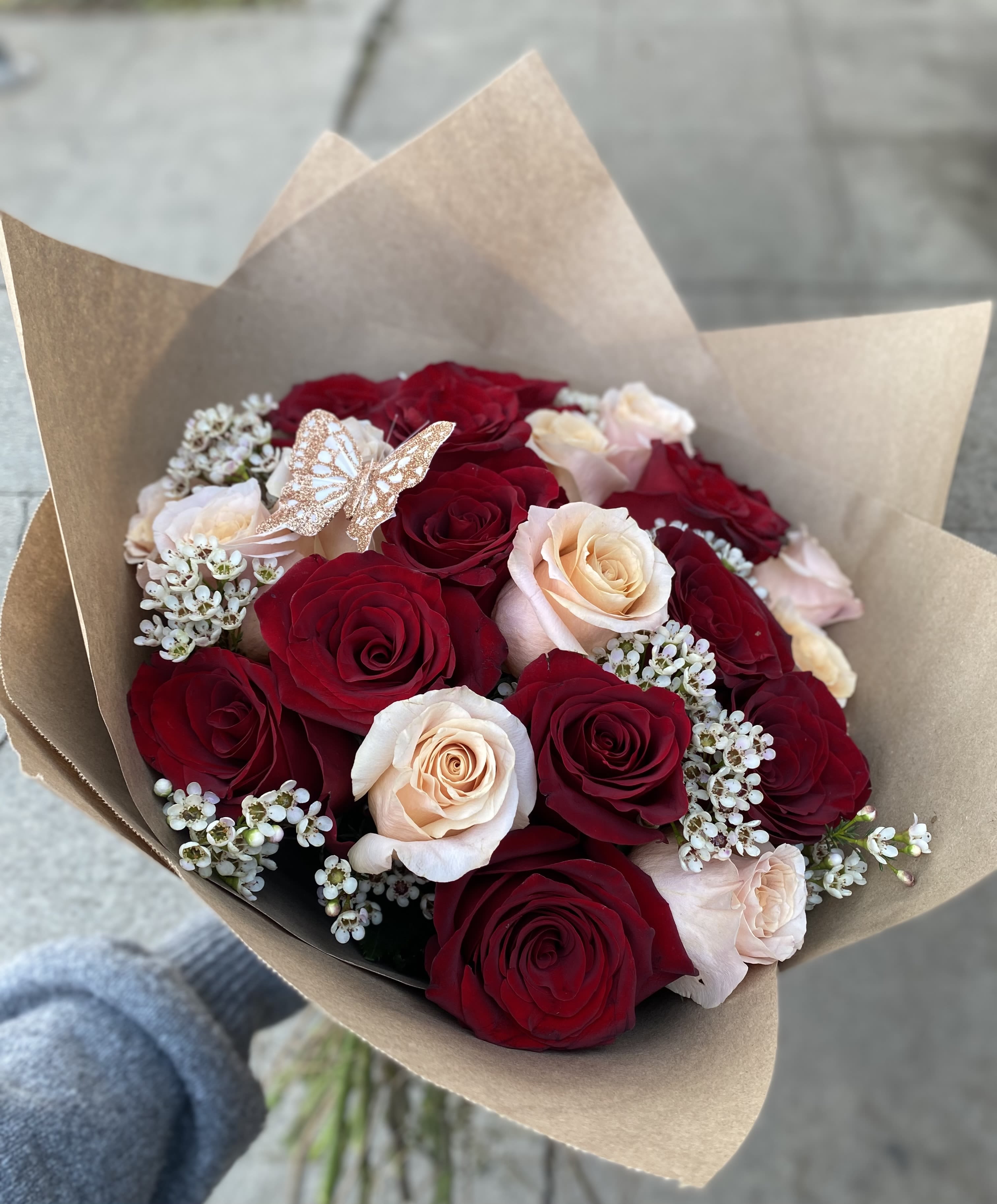 Blossom &amp; Grace - Standard: 25 Roses Deluxe: 50 roses Premium: 100 Roses