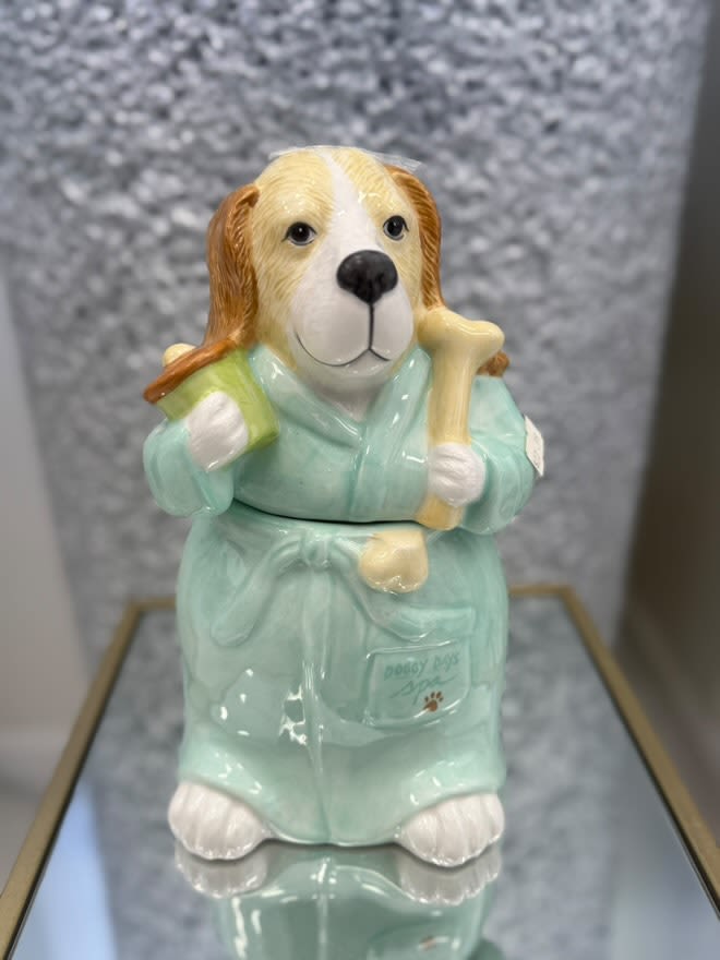 Sweet Golden -  A charming sugar jar featuring a cozy golden retriever in a robe, bringing warmth and sweetness to your kitchen or coffee corner.