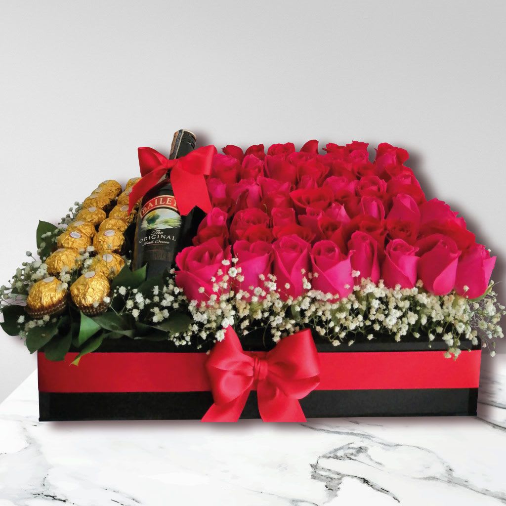 Deluxe box + baileys Deluxe box + baileys - Beautiful flowers, delicious chocolates in a very special way! ● Baileys 375ml ● Roses ● Ferrero Rocher ● Wooden box ● Gift Bow