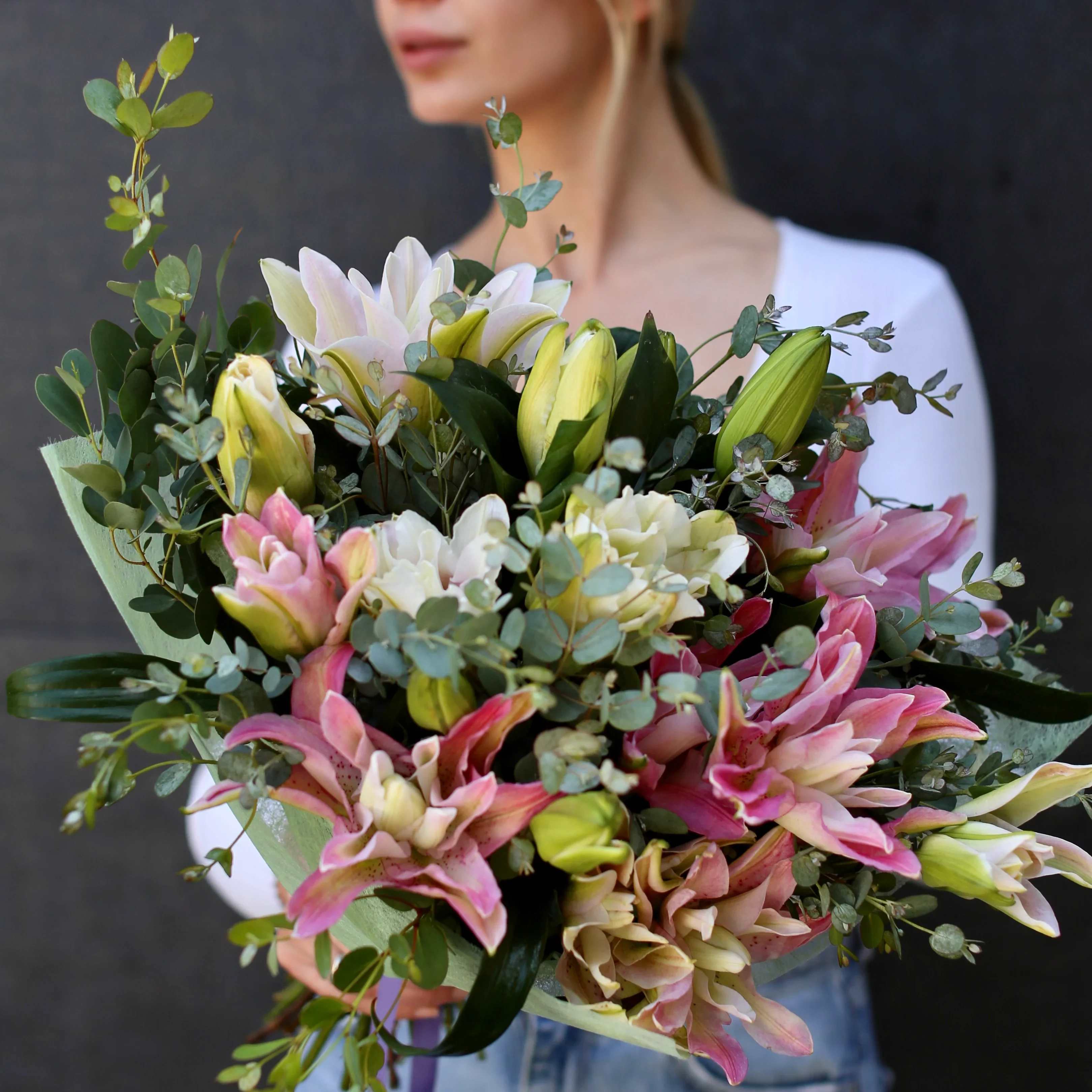 Lily - A lovely bouquet of lilies.