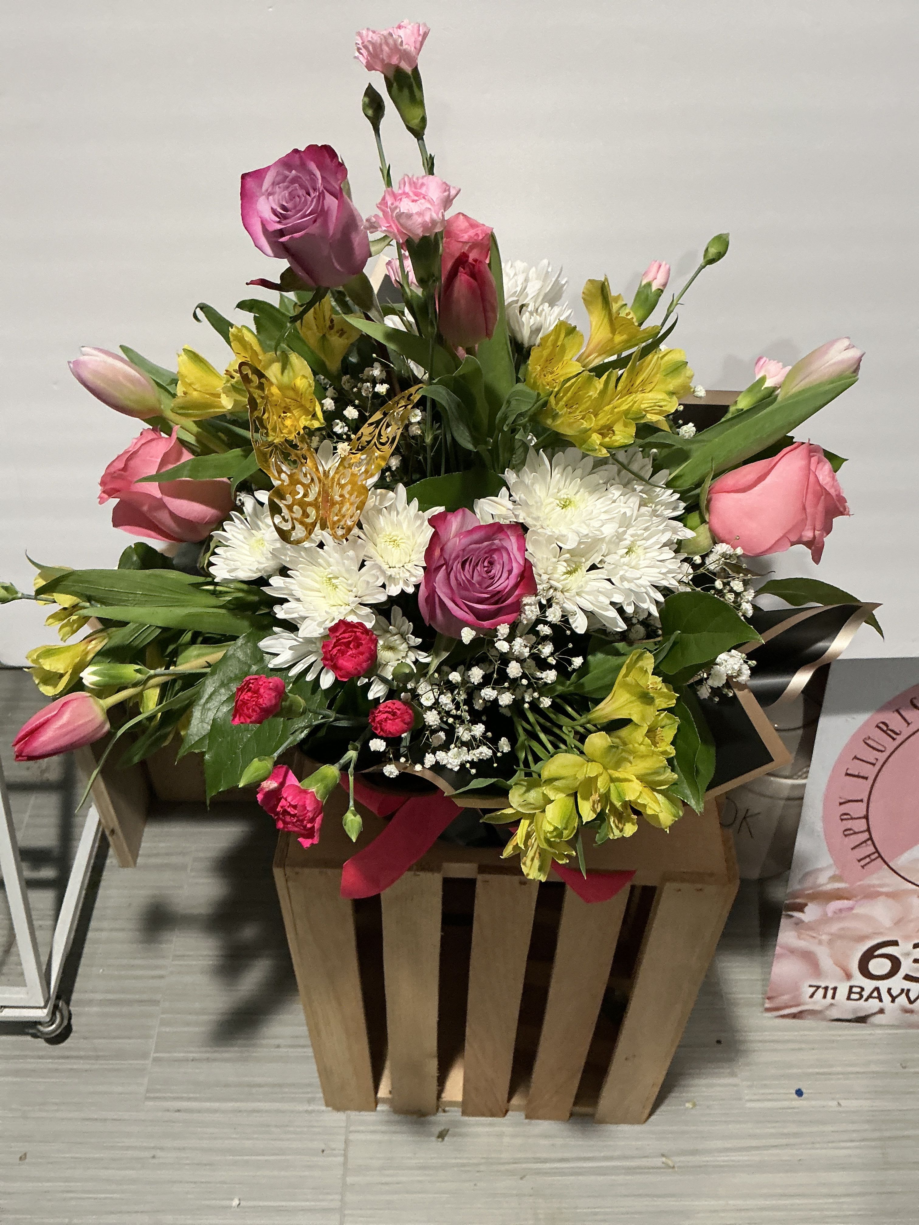 Pretty smile  - An arrangement of different colors designed in korean paper, perfect for a brirthday gift or a y other occasion     18T 20W disigned o y in wet oasis 