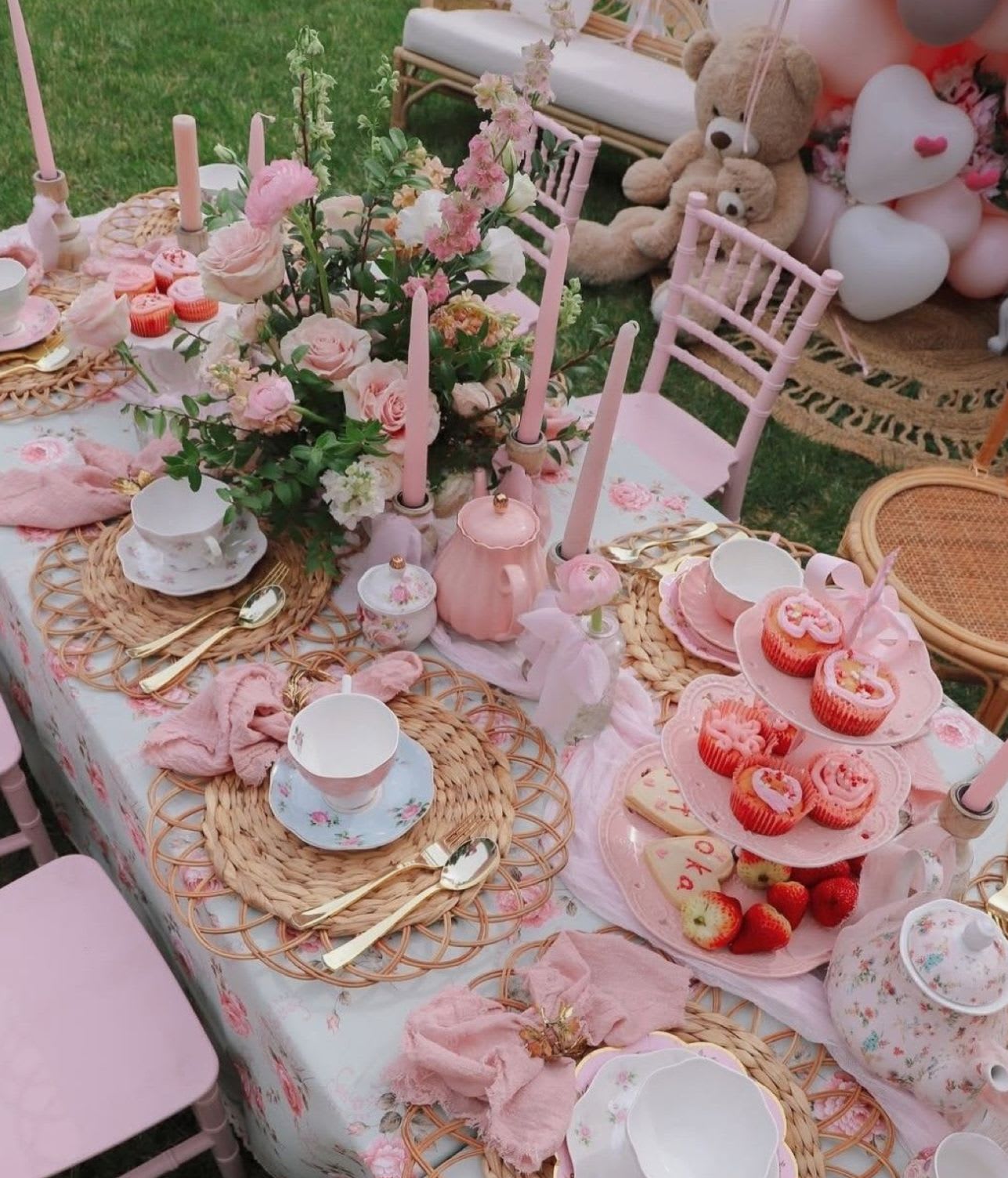 Téa party  - A party perfectly designed for adults or children to make the sweetest memories over a cup of tea. This package adds a little extra fun and a dash of whimsy. We make your event unforgettable. Our team creates a magical atmosphere for your guests to enjoy. Choose our tea party, and we'll take care of every detail so you can relax, have fun, enjoy yourself, and take fabulous photos with your guests.  What's included!!  Tea Party Package: Rental furniture and decor includes: low picnic table, decorative rugs, soft seat cushions, candles for display only, runner, silk floral arrangement. Sparkling rosé apple cider juice. Teepee decoration with balloon garland. Tea cups and saucers, teapot and creamers. Gold flatware and mini spoons. Soft silk napkins. Champagne flutes and ice bucket. Hats, gloves, umbrellas, hand fans. Personalized message for the celebrant.  Standard price - 4 Guests Deluxe price - 6 Guests Premium price- 8 Guests    Tea Party packages start at $295 USD for 4 guests. Each additional guest is $50 USD. 3 hours service    Once the purchase is complete, our team will contact you to coordinate the time and other personalized details of the event. If you need to pay for more or fewer guests, we can also calculate it.   