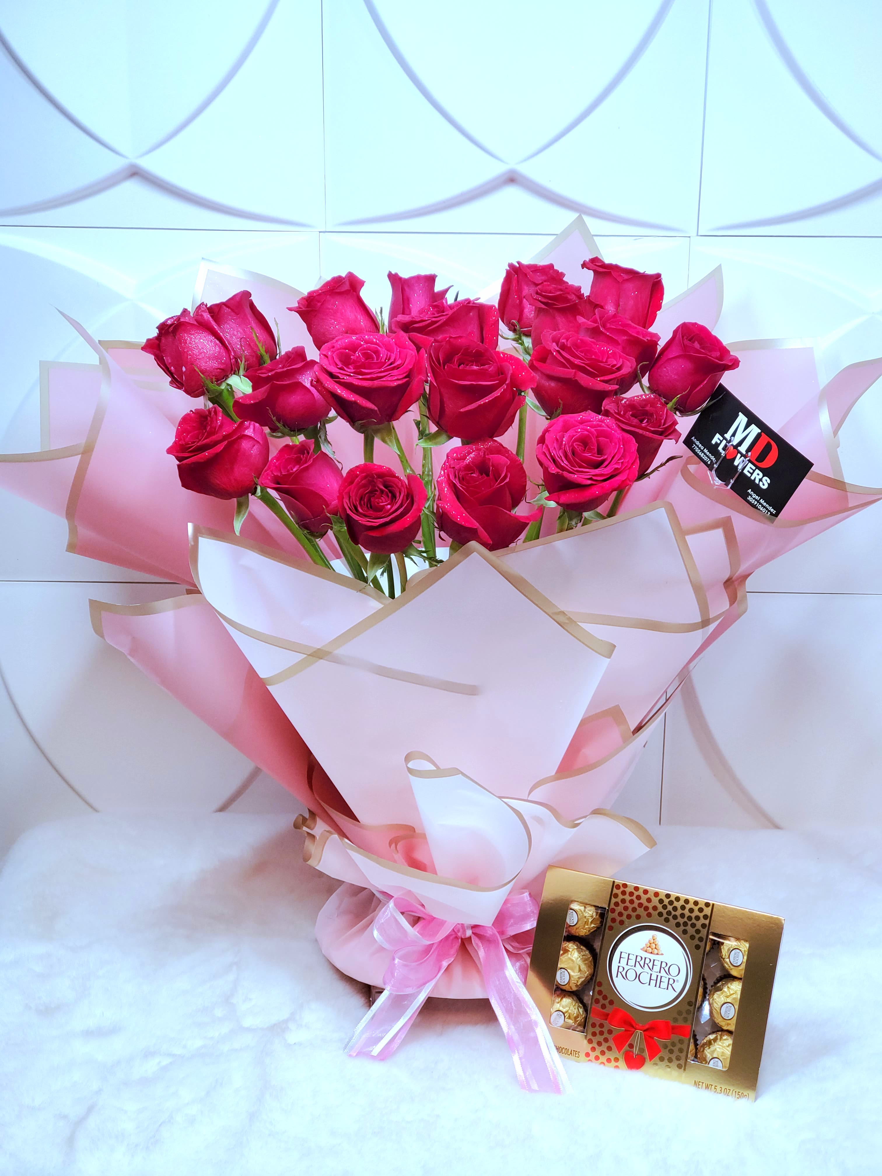ROSES IN BASE - 18 ROSES IN BASE WITH CHOCOLATES FERRERO ROCHER
