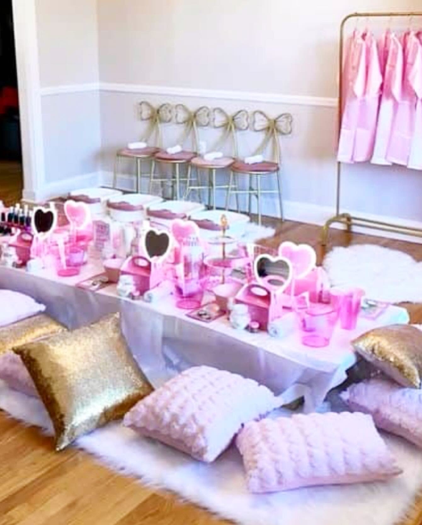 Spa party - Looking for a unique way to celebrate your child's special day? Let us help you create a luxurious spa party your little one will never forget. Our team will take care of all the details, so you can manage the party and your guests in your own way.  Standard price - 4 Guest Deluxe price - 6Guest Premium price - 8 Guest  Once the purchase is complete, our team will contact you to coordinate the time and other personalized details of the event. If you need to pay for more or fewer guests, we can also calculate it.  What's included!!  Centerpiece: tablecloths, table decorations, flowers, mirrors, facial brush, towels, gel facial mask, facial cleanser, lotions, and more. Party Supplies: spa robes and balaclavas. Facials: gel facial mask, toner, cucumbers. Manicure: nail polish, massage, and lotion; soaking dishes, hand lotion, massage, nail polish, and nail polish. Seating cushions with plush rugs. Sparkling rosé apple juice included while you pamper yourself. Welcome sign with personalized message. Spa Party does not include teepee or tent decorations. Must be reserved separately.* Spa party duration can be up to two hours, depending on the number of guests.* Spa party packages start at $380 for 4 guests. Each additional guest: $60USD  