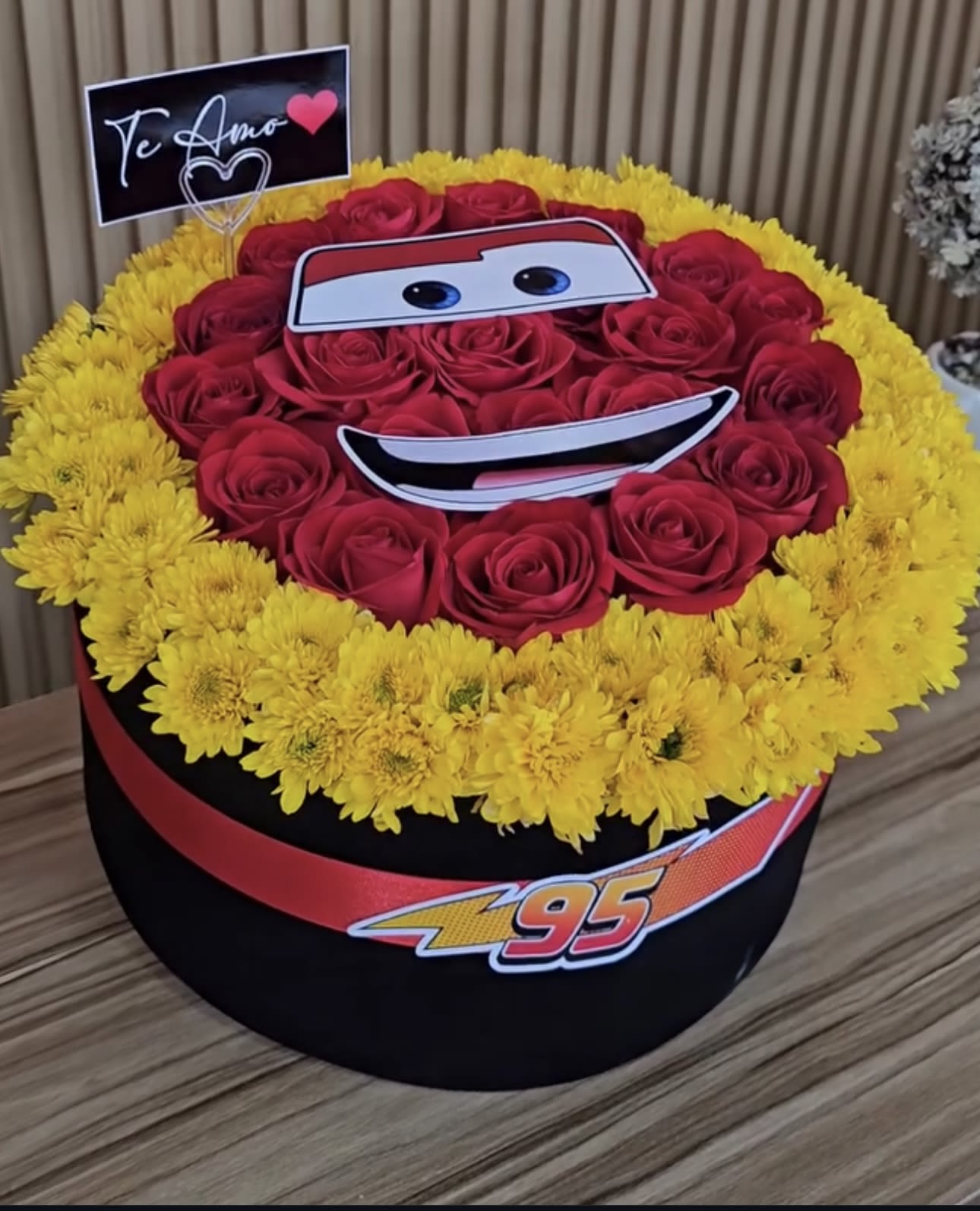 Rayo McQueen  - Surprise your favorite person with this beautiful detail inspired by Rayo  McQueen