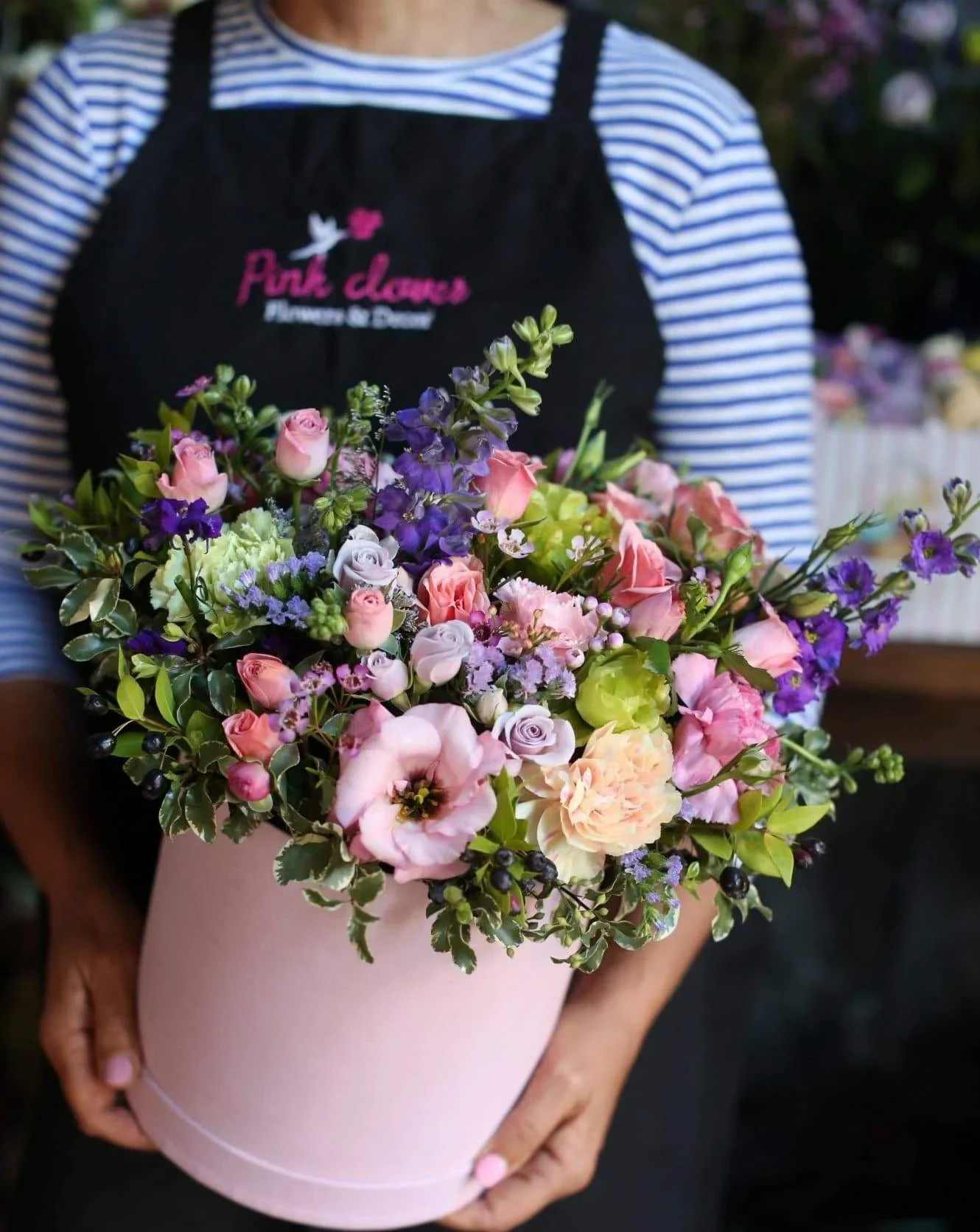 Florence - Each floral arrangement is very unique and consists of different seasonal flowers. It goes well with a soft toy, which you can add to your order separate. Great for birthdays, Valentine's Day or for any other occasion. 