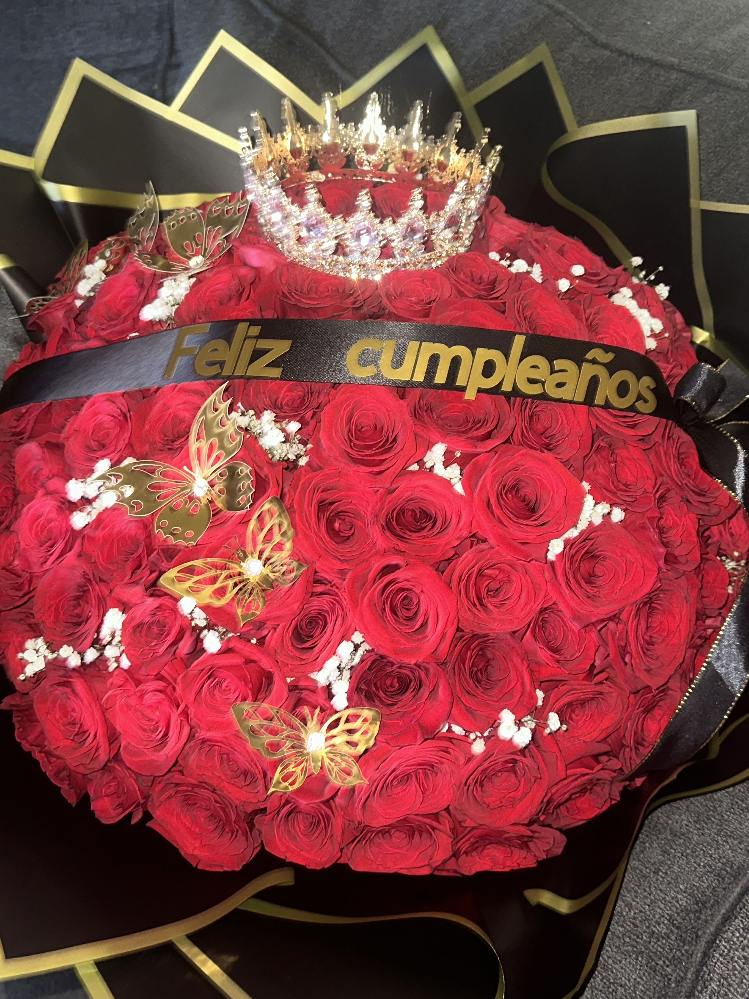 100 ross red 100 ross red - 100 roses ribbon wreath 3 butterflies