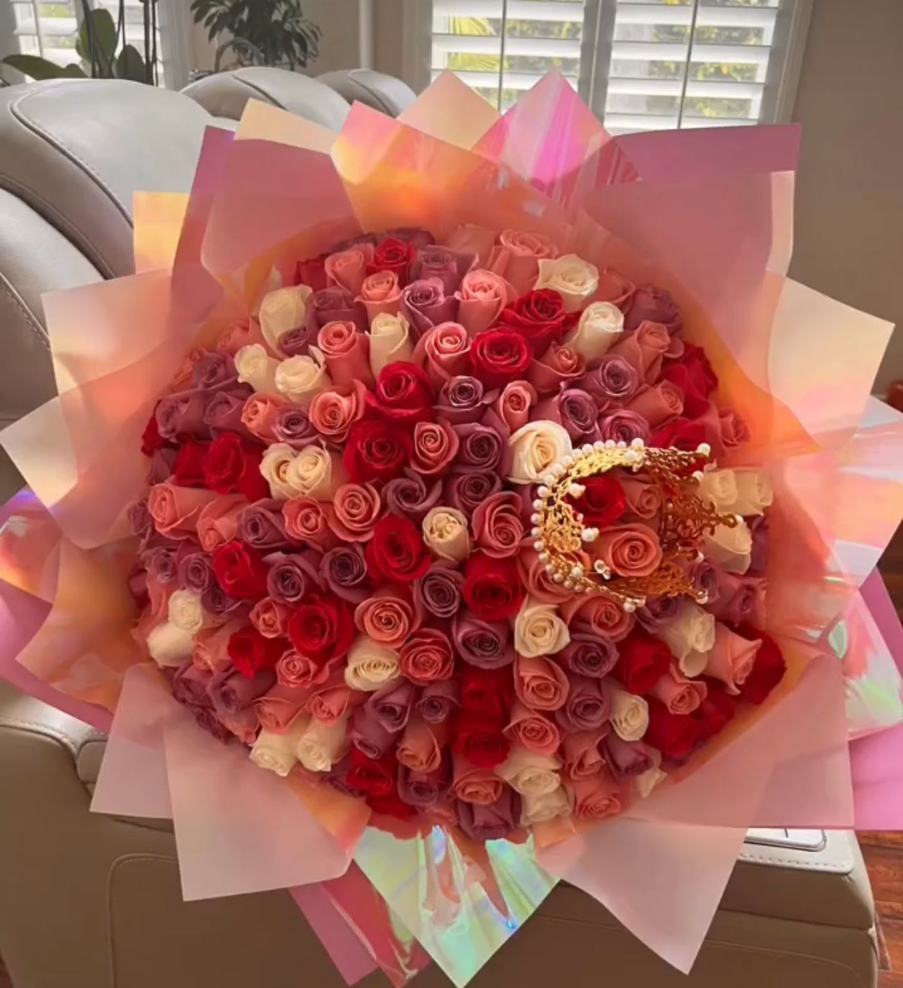 Pink señorita  - Ramo Buchon, bouquet 200 Roses  Pink, white, lavender 