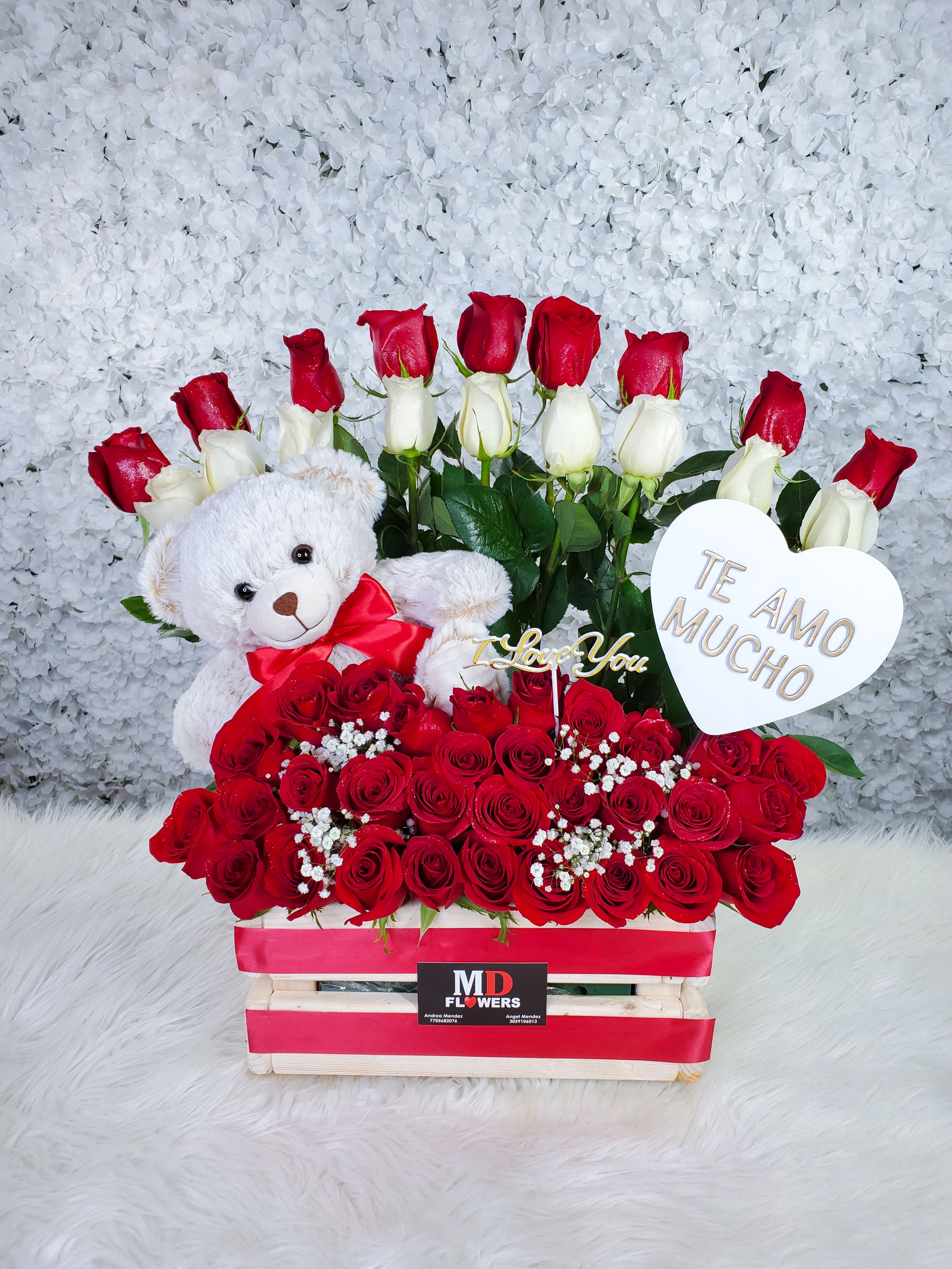 40 CLASIC ROSES - Amazing Clasic arrangement with 40 roses and teddy bear