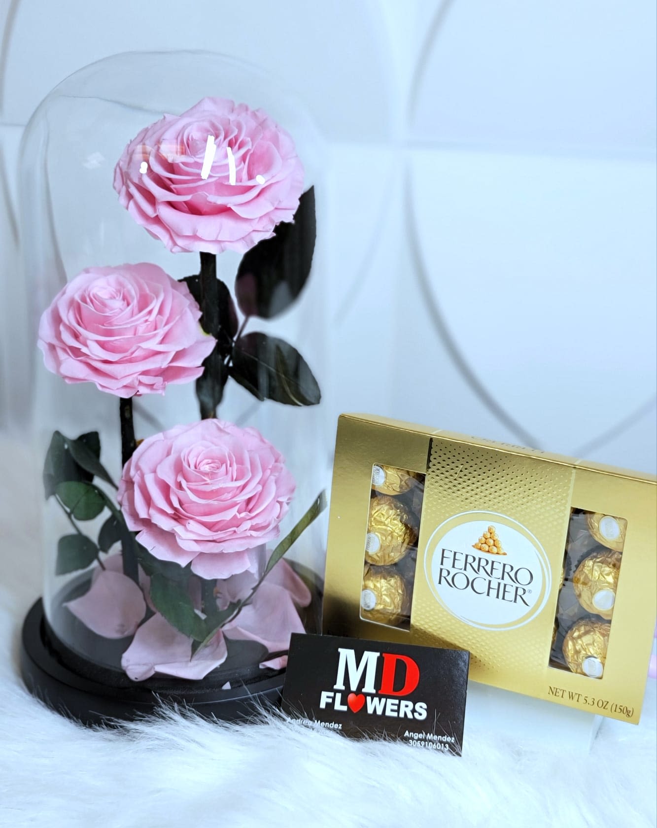 PINK SET - 3 pink natural preserved roses in glass with chocolates