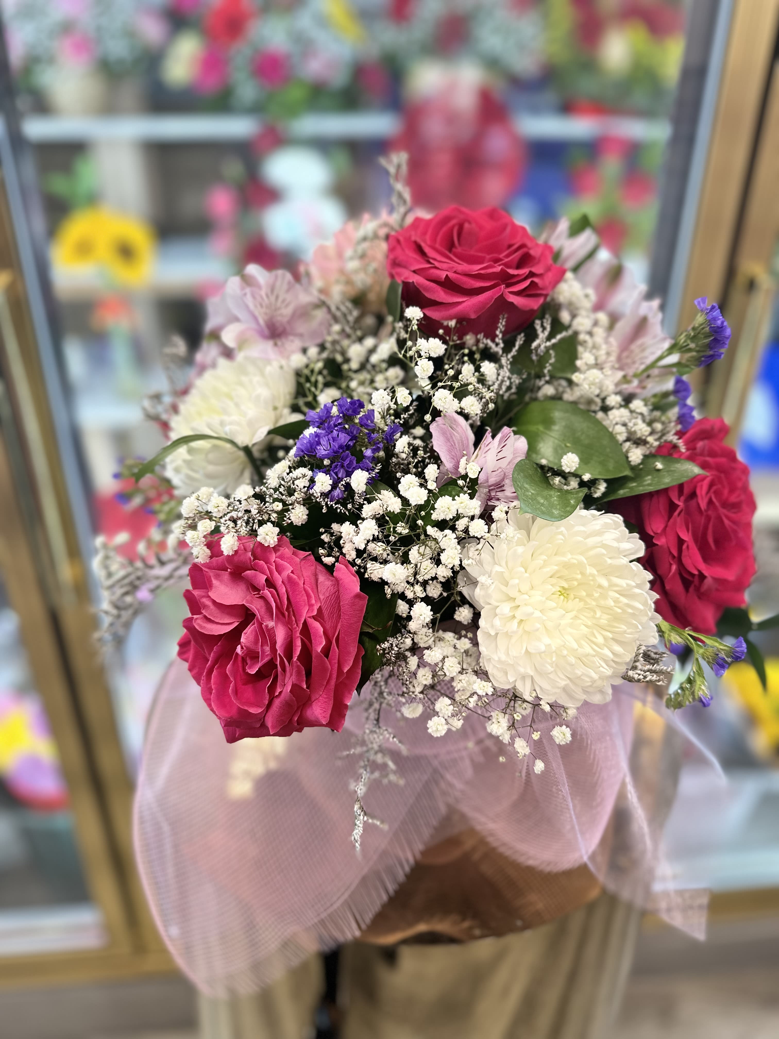 HAPPY WORLD HAPPY WORLD - ROSES, ALTRROMERIA, SUPER MUMDS, SIZE MIDIUM ALL ROSES FROM ECUADOR