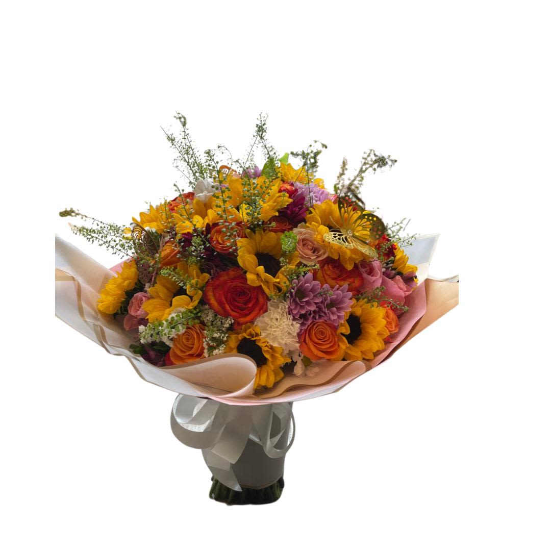 Golden Glow  - Golden Glow is a vibrant and warm bouquet that combines the majesty of golden sunflowers with the elegance of orange roses. This floral arrangement captures the essence of a glowing sunset, radiating a soft and welcoming light. The warm shades of yellow and orange evoke feelings of joy, energy and optimism, making Golden Glow the perfect gift to brighten up any space or to express a message of gratitude and affection