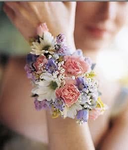 Corsage mix with mini carnation Corsage mix with mini carnation - Beutiful corsage mix