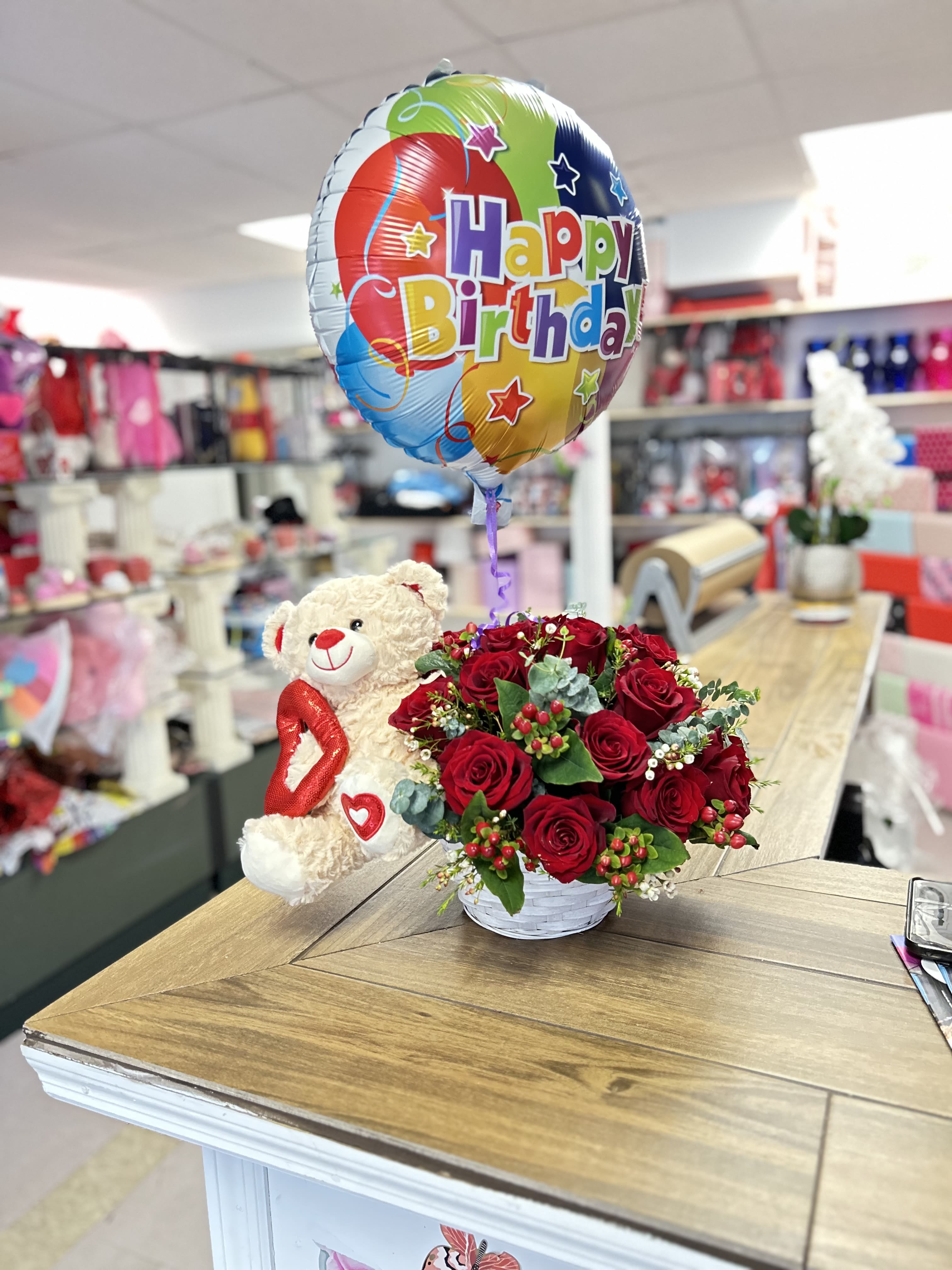 Small basket  - Small basket with 12 red roses, small teddy bear and balloon