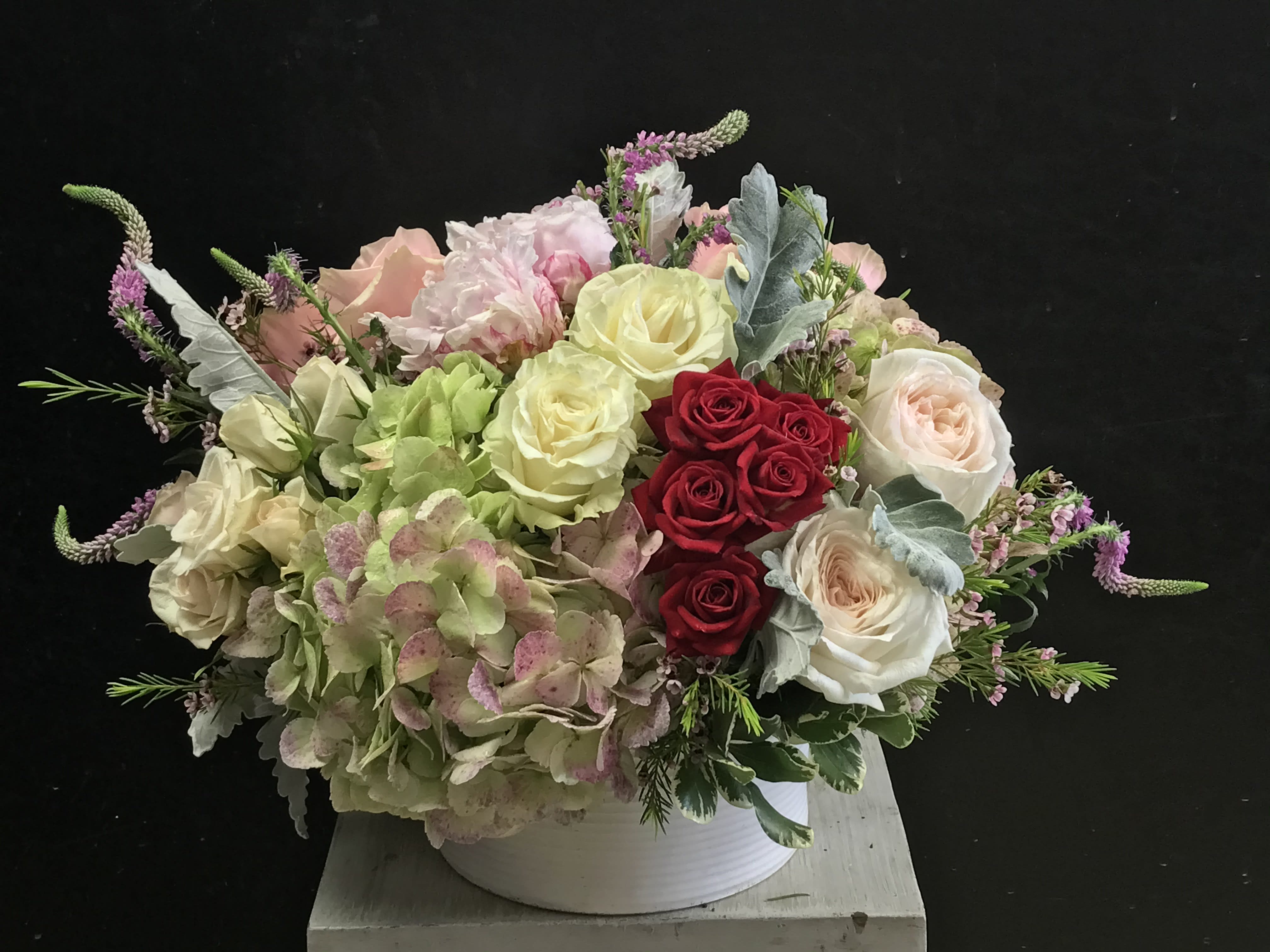 Art Nouveau Art Nouveau - Tabletop piece that harkens back to a time when flowers were the preferred way of expressing gratitude, love and friendship.