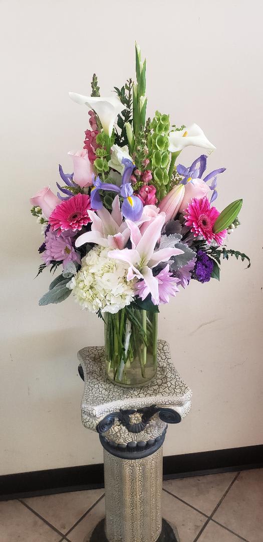 CYLINDER VASE WITH MIXED FLOWER CYLINDER VASE WITH MIXED FLOWER - CALA LILY, ORIENTAL LILY, GERBERA, ROSES ETC