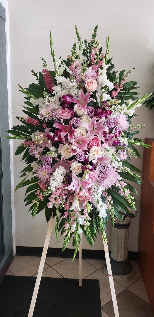 WS-001 WS-001 - STANDING WITH ROSES, LILY, OCHID, SPIDE MOM, GLADIOLAS,SNAP, ETC