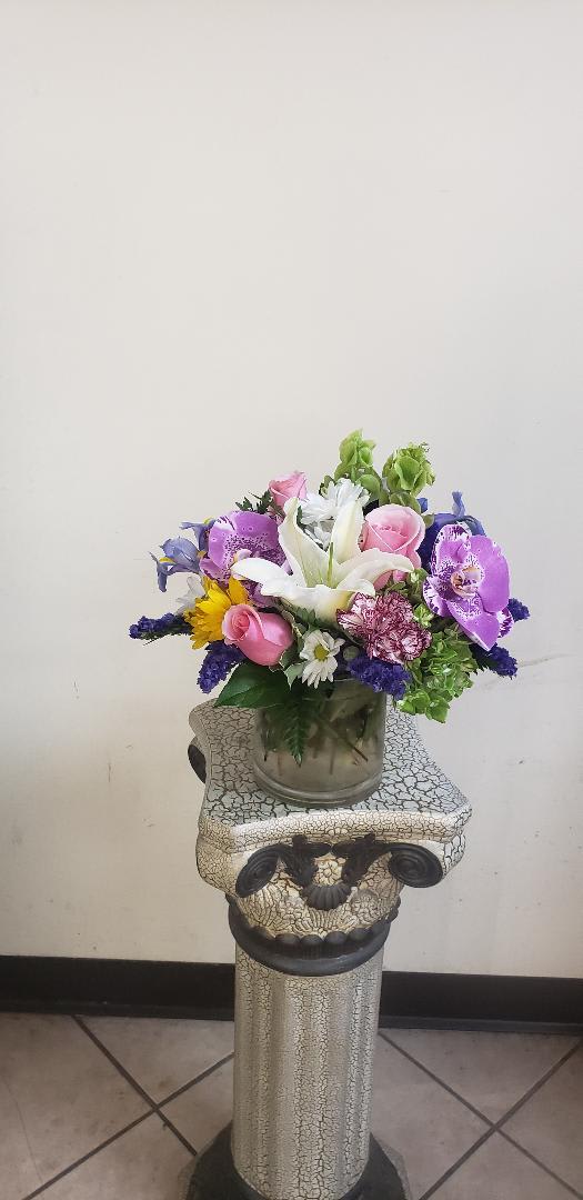WV-016 WITH CYLINDER VASE WV-016 WITH CYLINDER VASE - LILIES, ROSES, ORCHID, IRIS, POMPOM
