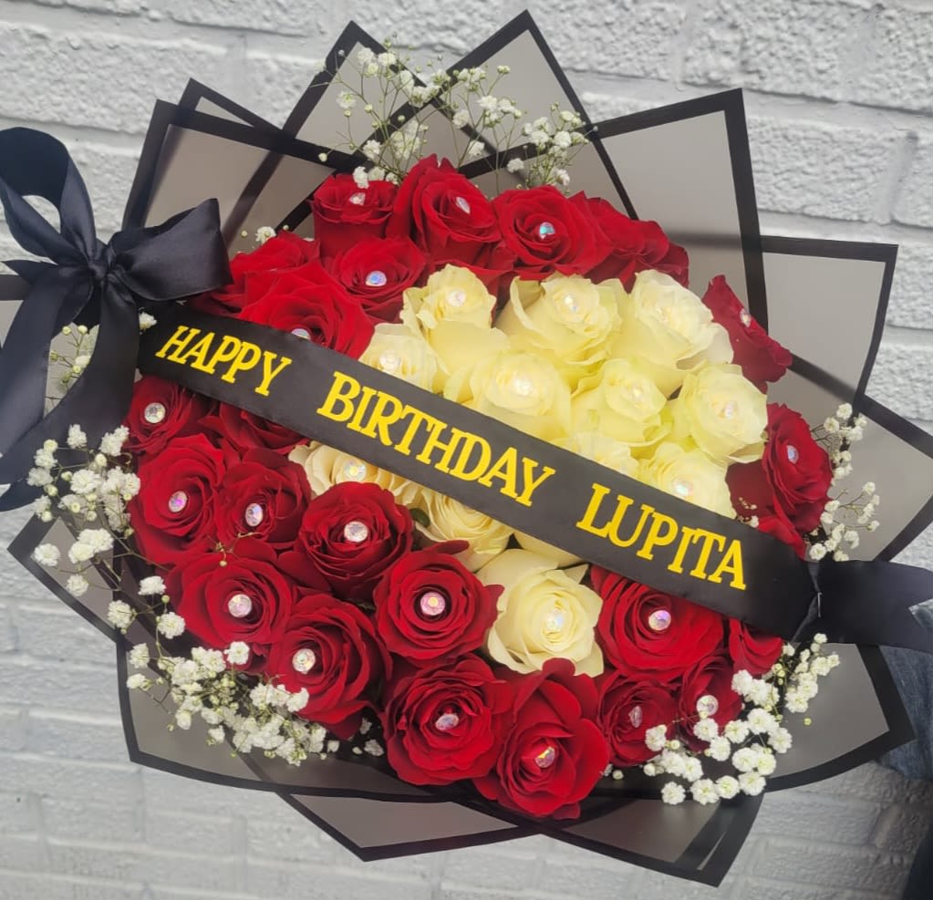 Birthday Bouquet N°2 - This bouqueg is made with 36 roses, baby breath, plastic rhinestones glued to the roses.  We will call you to know the ribbon message 