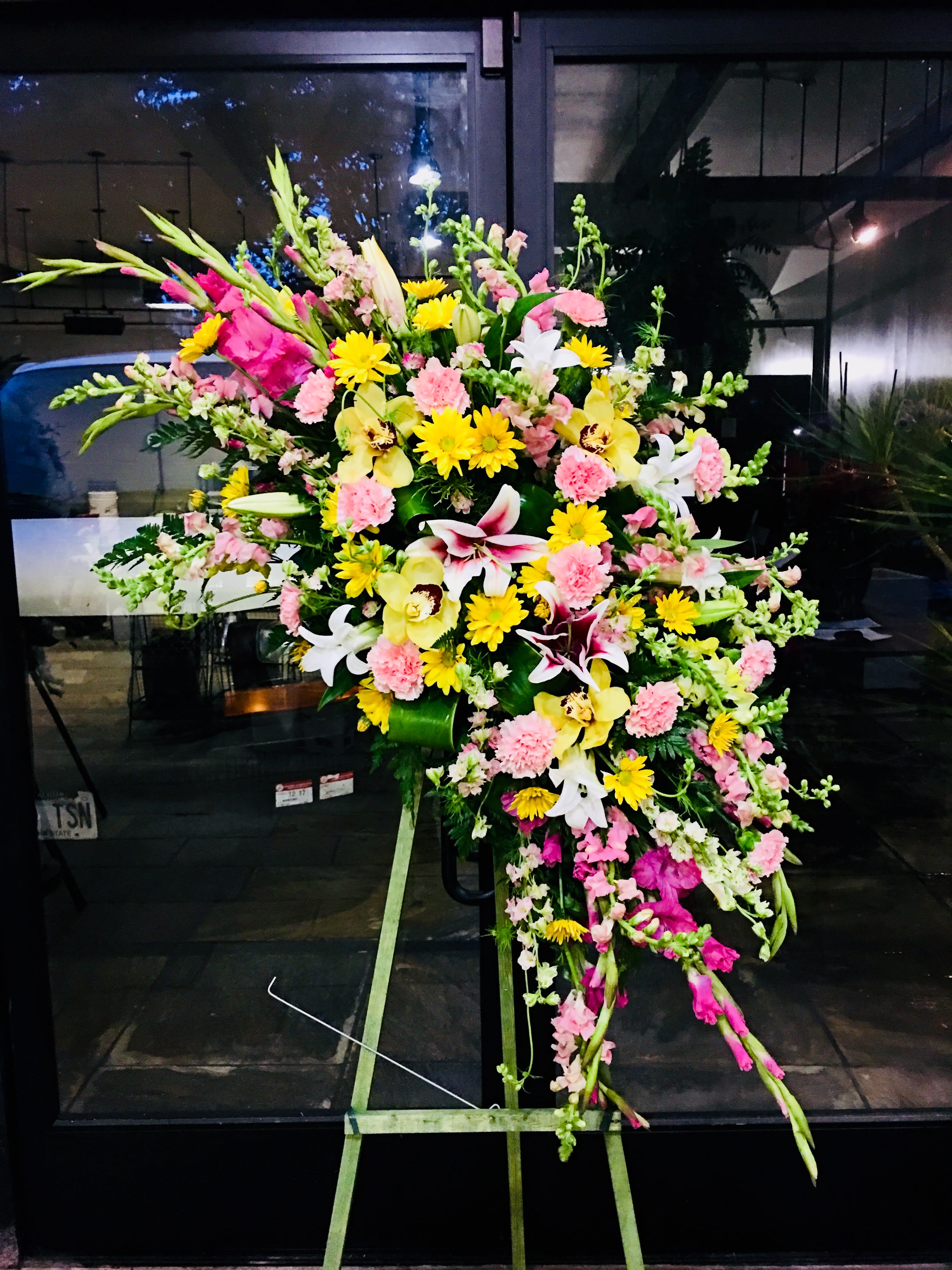 #91 Vibrant Spring Beauty - Lilies, Orchids, Carnations 