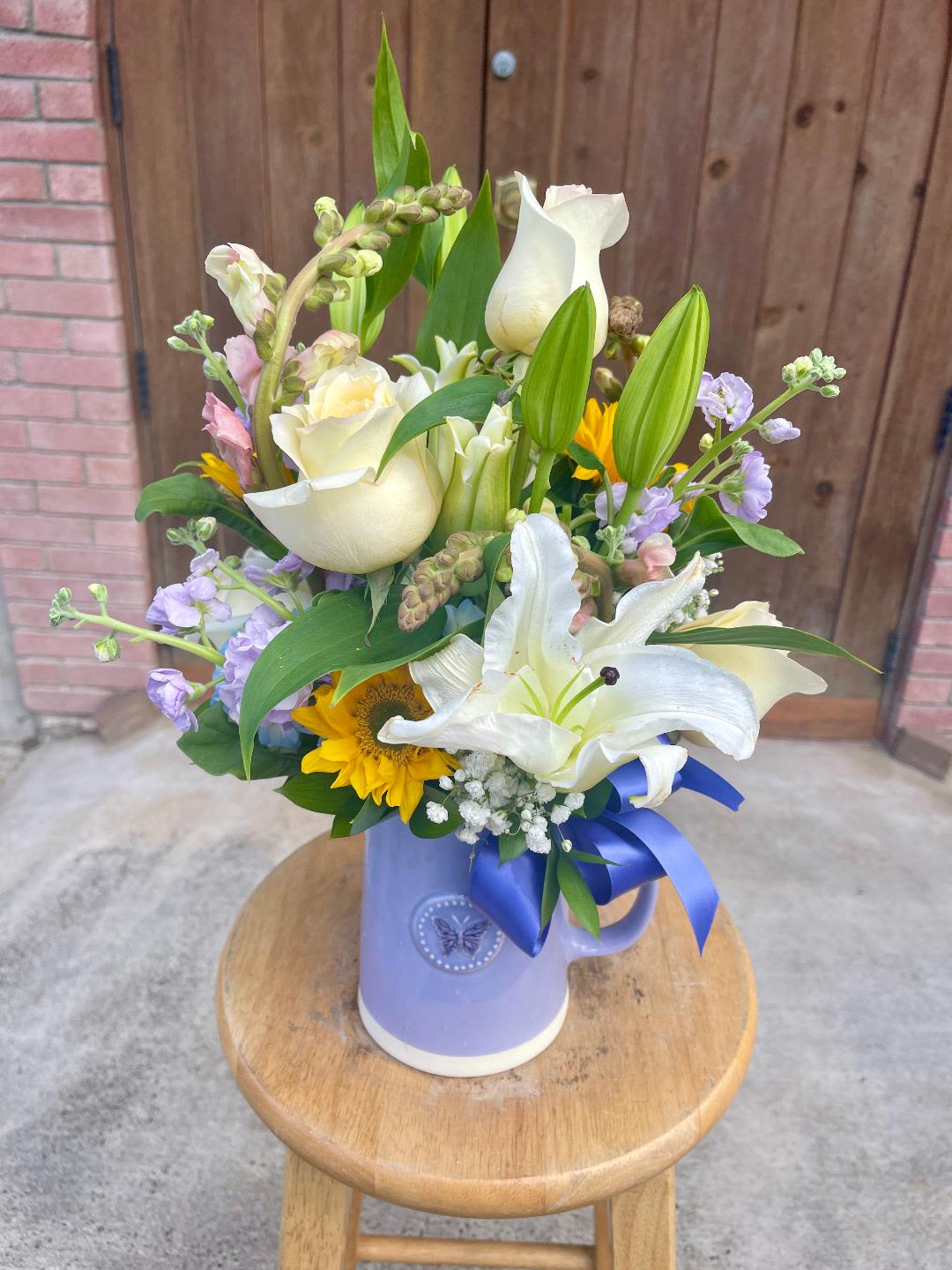 summer breeze pitcher bouquet summer breeze pitcher bouquet - feels summer breeze in country