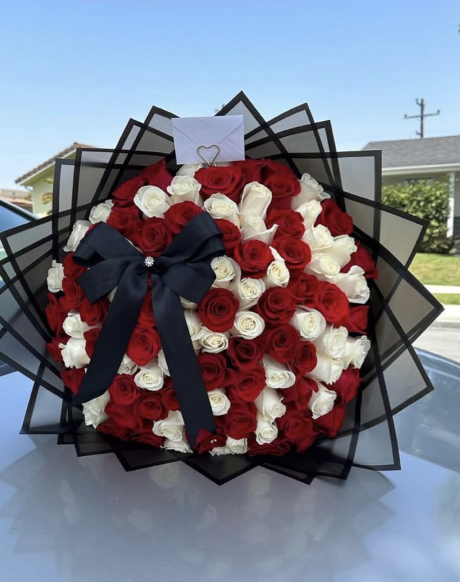 Pure love - 100 red and white roses 
