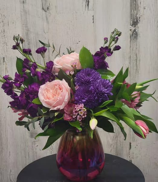 Cupids Kiss - Pinks,  purples, in metallic Pink vase