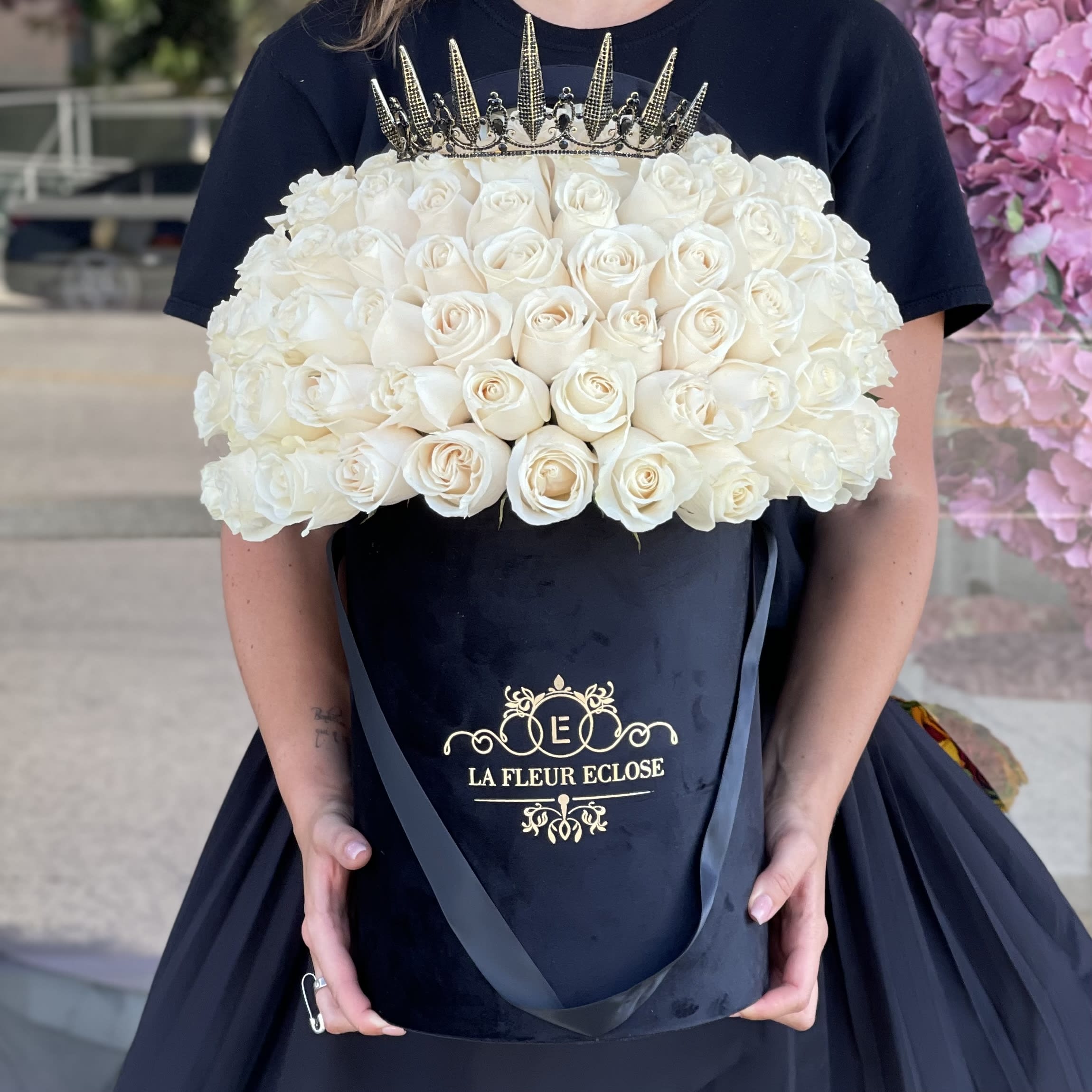 Maleficent fell in love V  - Fresh white roses in our black velvet signature box with the crown on the top  Standard- 50 roses Deluxe - 75 roses  Premium - 100 roses
