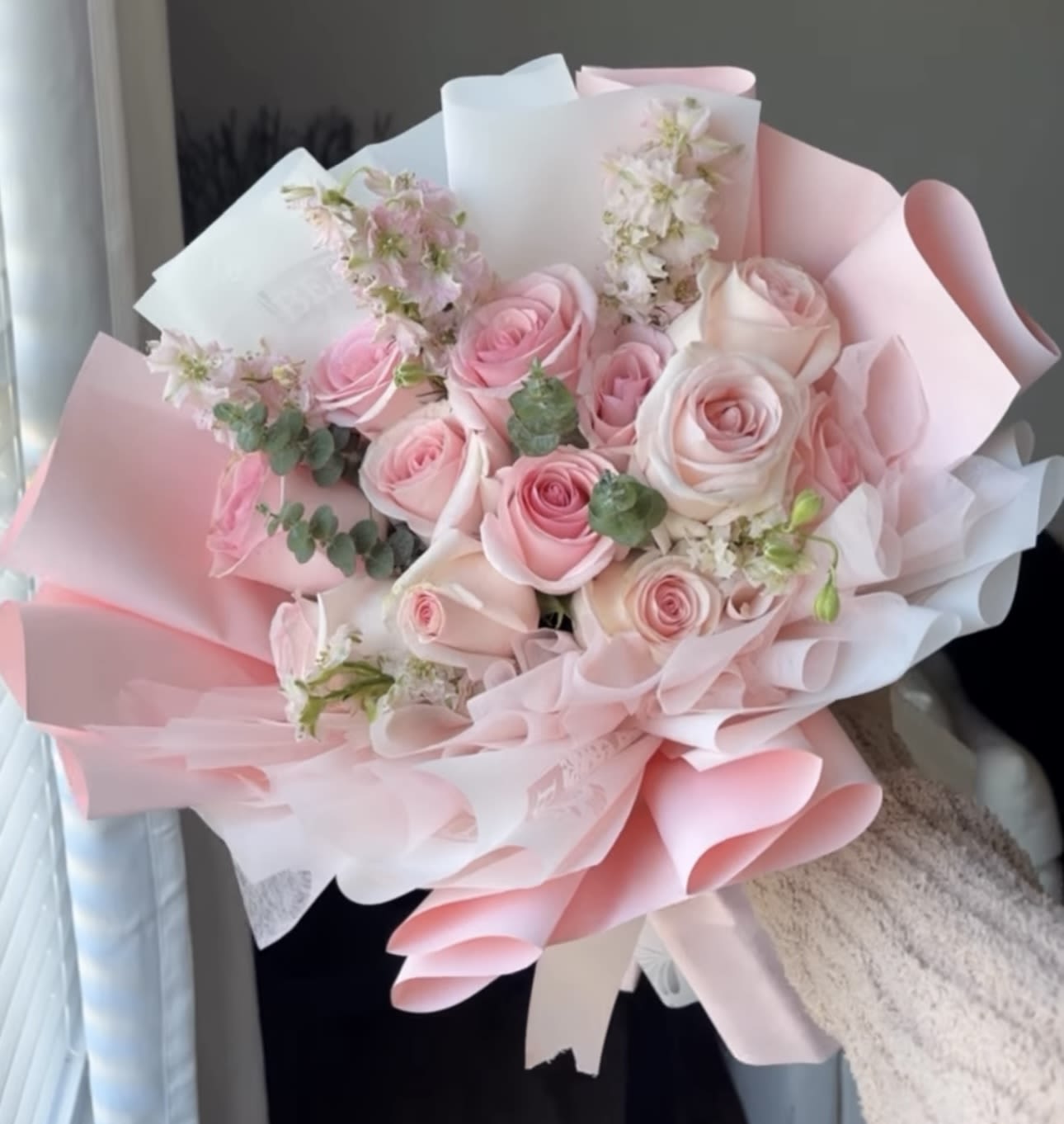 Sweet dozen  - Dz roses with filler, make your roses glow up!  Color roses: Red  White Pink Hot pink  If you want to request a color wrapping of your choice please write it on the note part, if not you allow us to be creative, we always love to play with colors and wrapping 