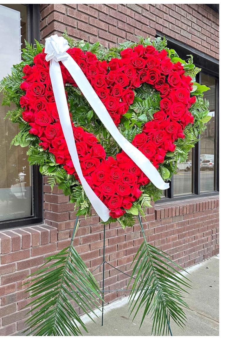 Open Heart Funeral - Combination of roses and Greenery