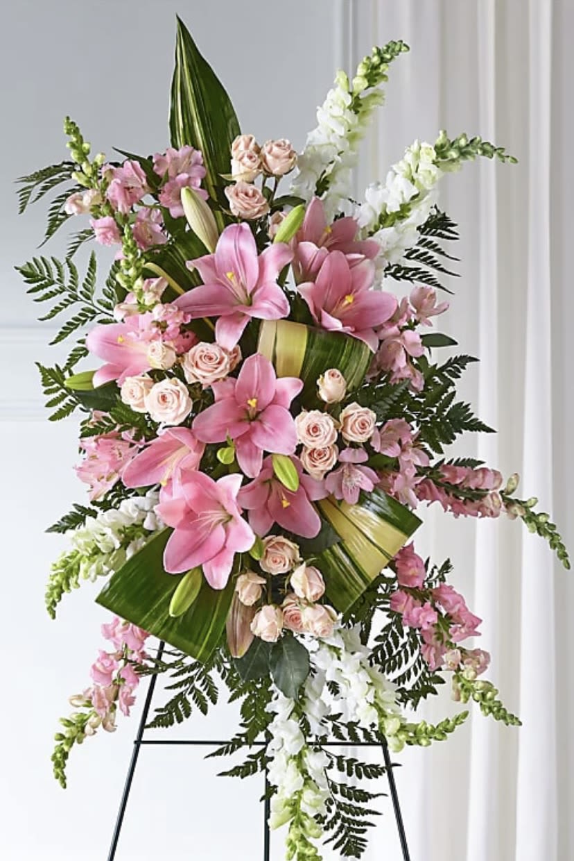 Pink elegance Pink elegance - Stunning pink flowers, and mixed greens