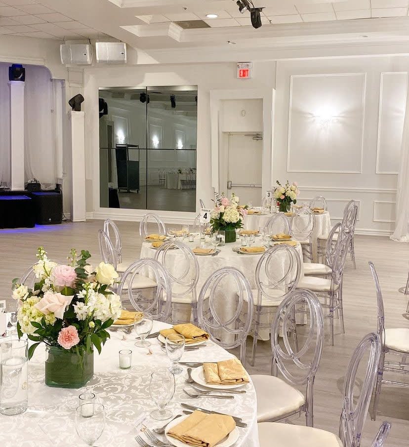 Wedding centerpiece. - Please contact for details.