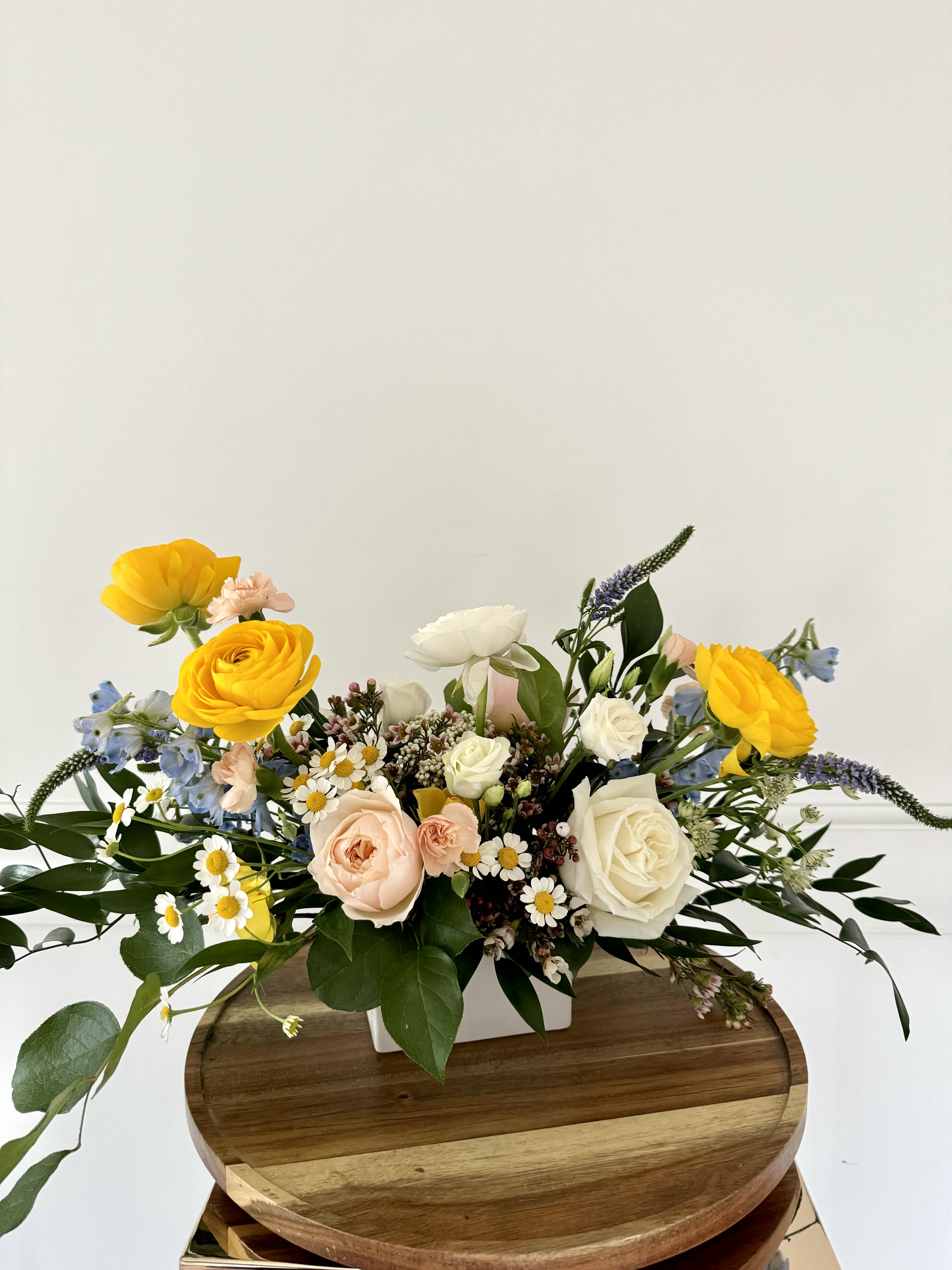 Le Jardin Lemon Set of 4 - Having a last minute event and need some florals? These arrangements make the most beautiful table setting. Set of 4 arrangements, each one measuring approximately 12-14&quot;
