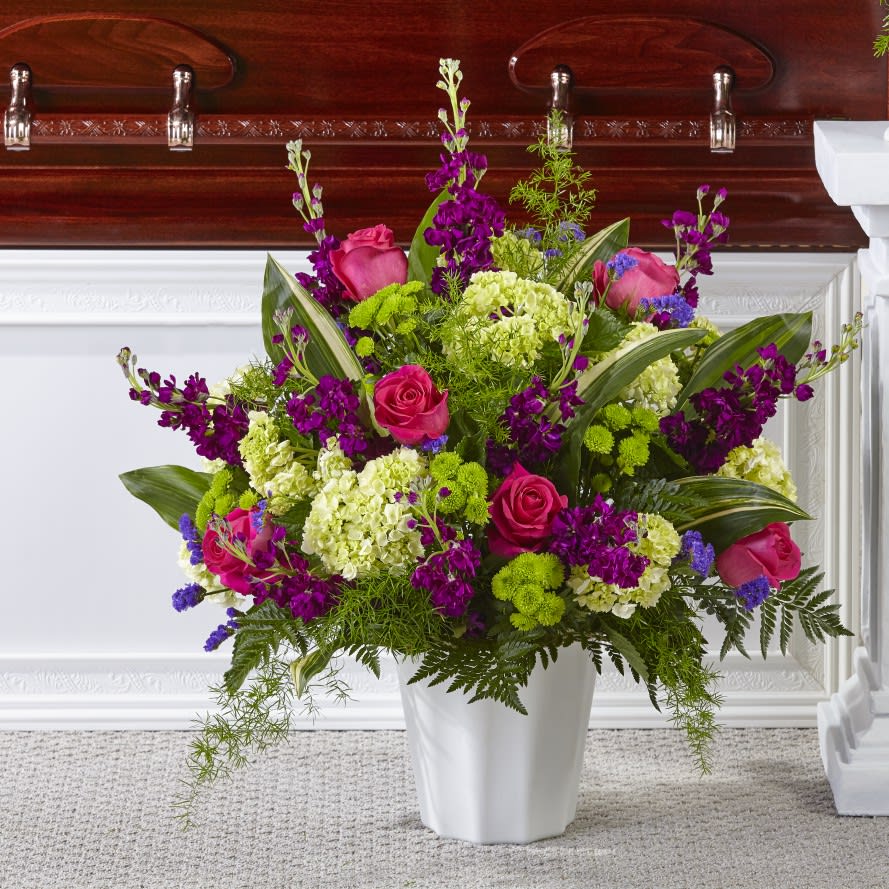 Beautiful Horizon Beautiful Horizon - Bold hydrangea is paired with roses, stock and statice to create our elegant Beautiful Horizons™ Floor Basket. It’s mix of texture and vibrant hues reminds loved ones of your heartfelt support and the radiance they evoked during their beautiful life. S5281D