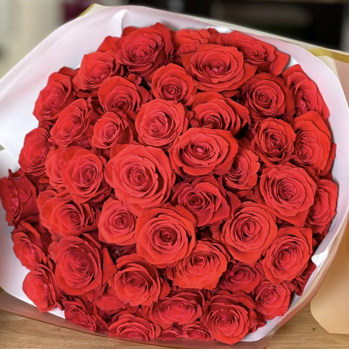 Red Roses Bouquet - Luxury red roses 60 or 70 cm 