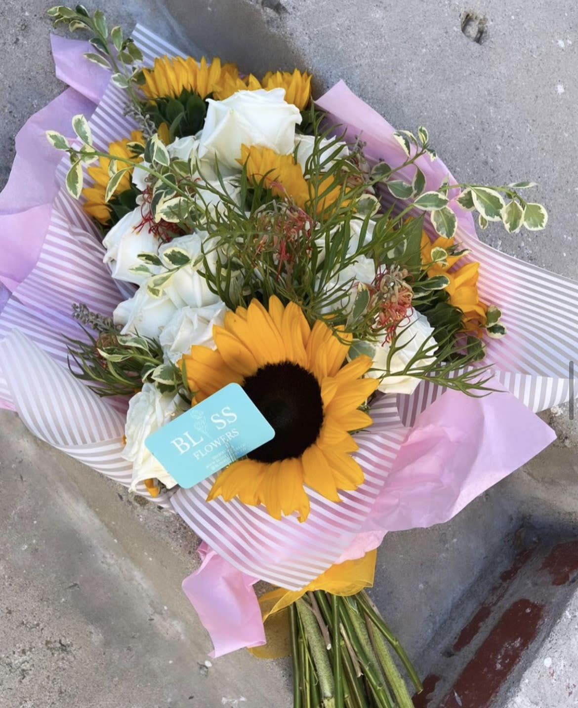 Summer fun in the sun Summer fun in the sun - Brighten someones day with this beautiful bouquet
