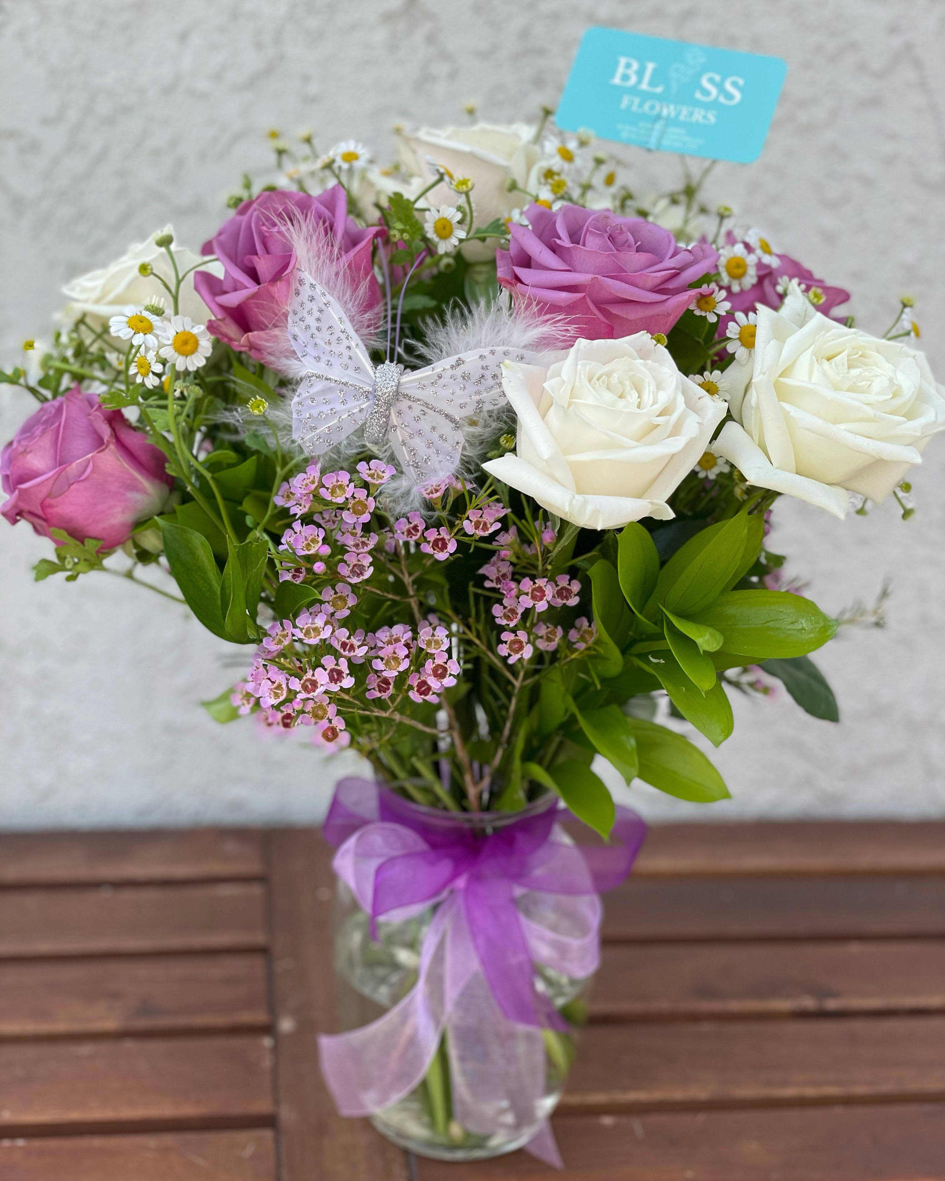Lavender dream Lavender dream - Dozen mix of lavender and crisp white roses.