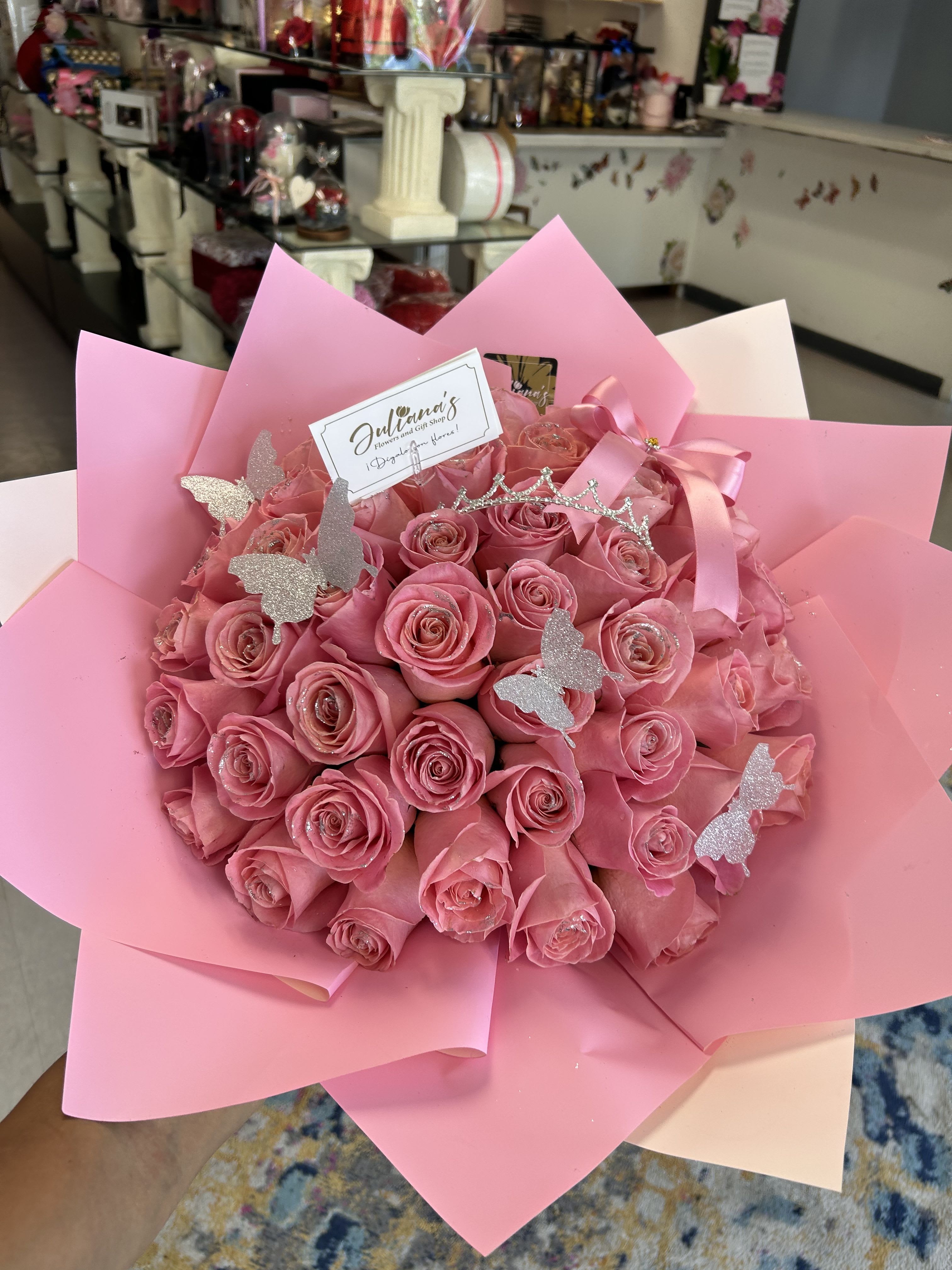 Bouquet of 50 roses Bouquet of 50 roses - Ramo de 50 rosas en color rosado Bouquet of 50 pink roses