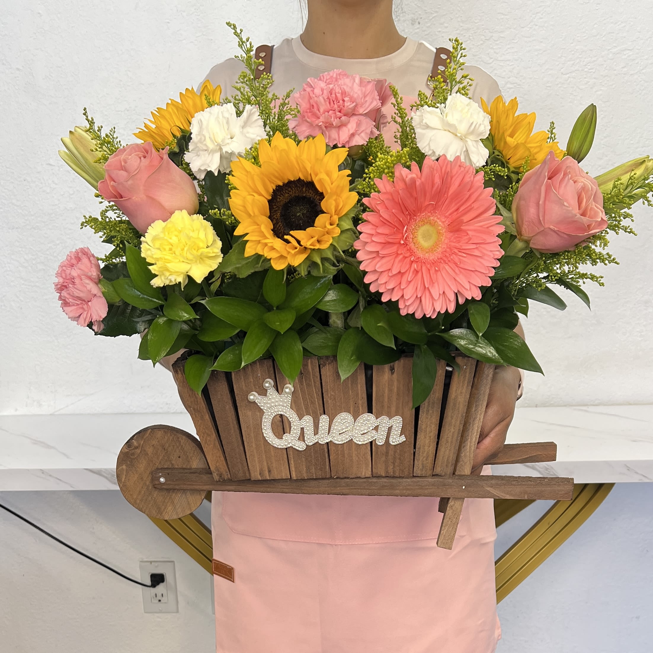 Carretita With Mix Flowers - Buyer will receive a Carretita with mix flowers