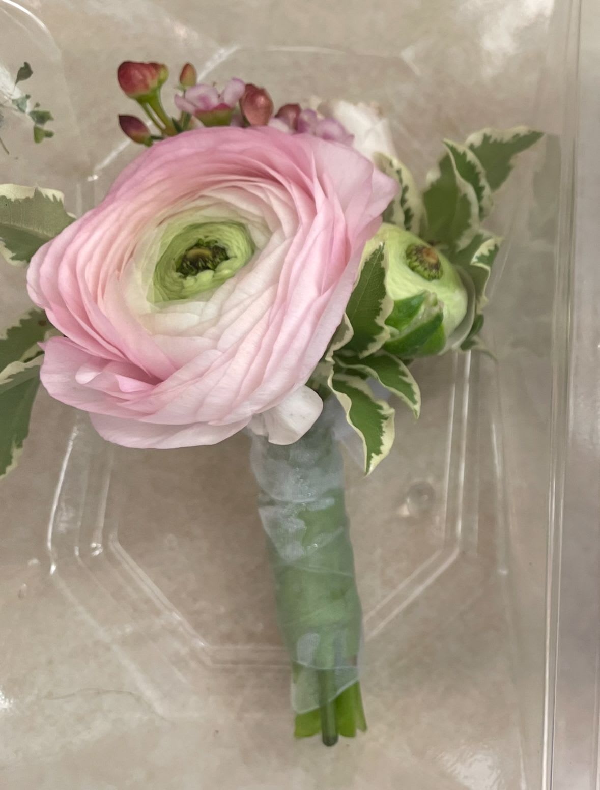 Custom Boutonniere - Custom Boutonniere