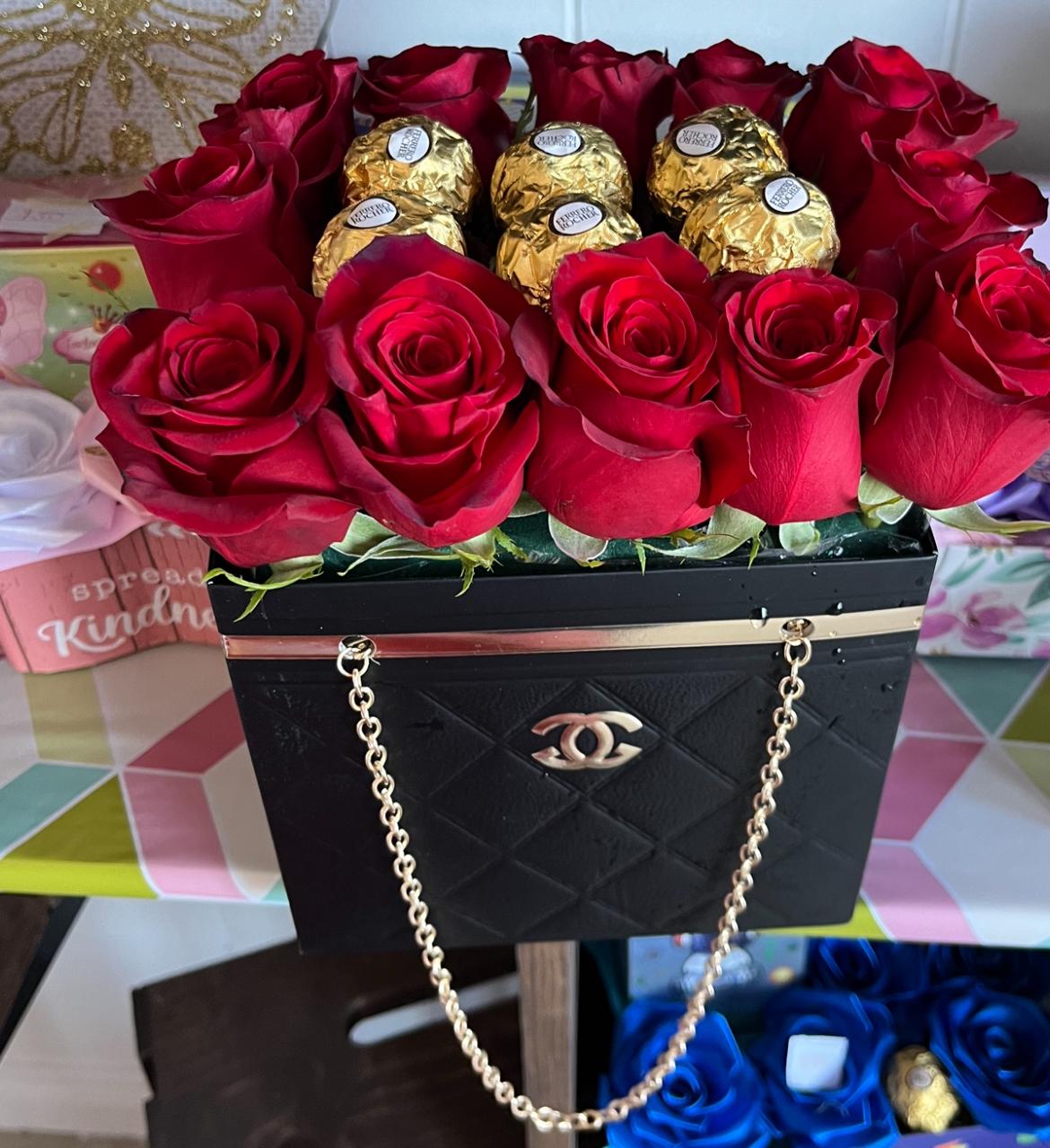bag channel black - bag,roses and chocolate