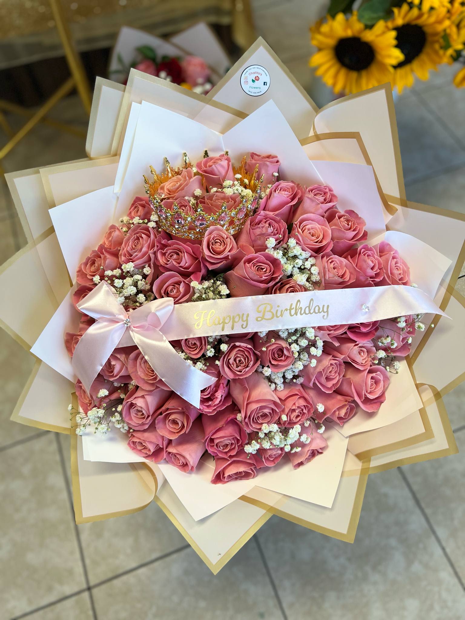 Bouquet 50 roses  - 50 roses and crow 
