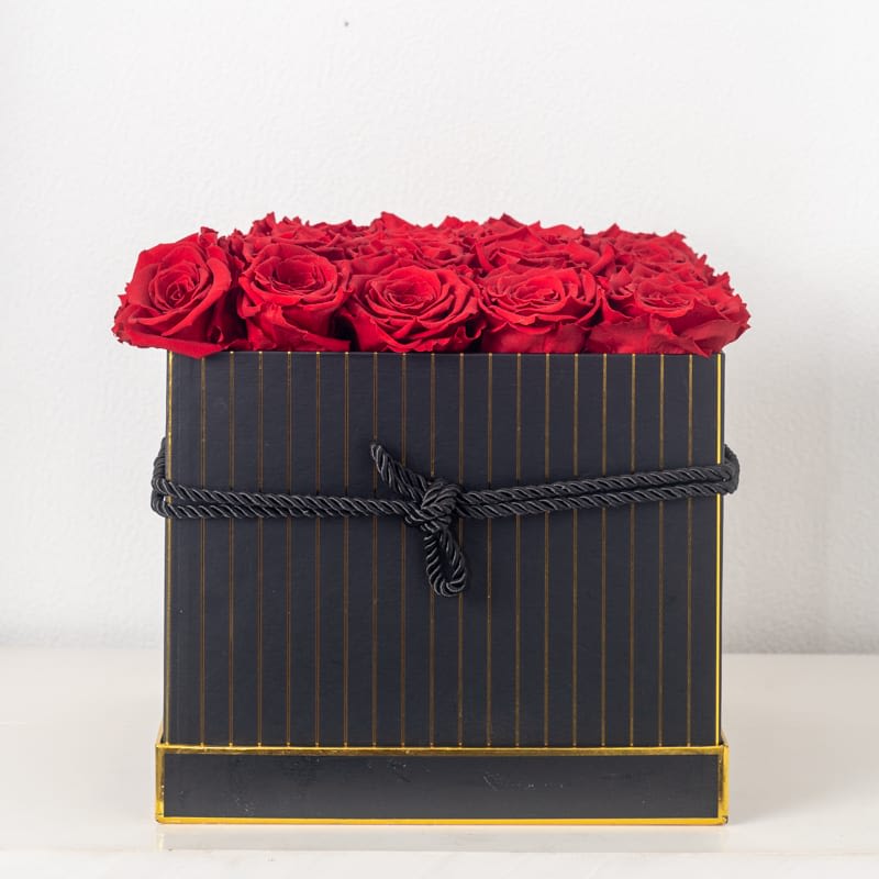 Red preserved roses - Real preserved roses lasting years! (roses can be any color upon request/availability, box/vase may vary) 