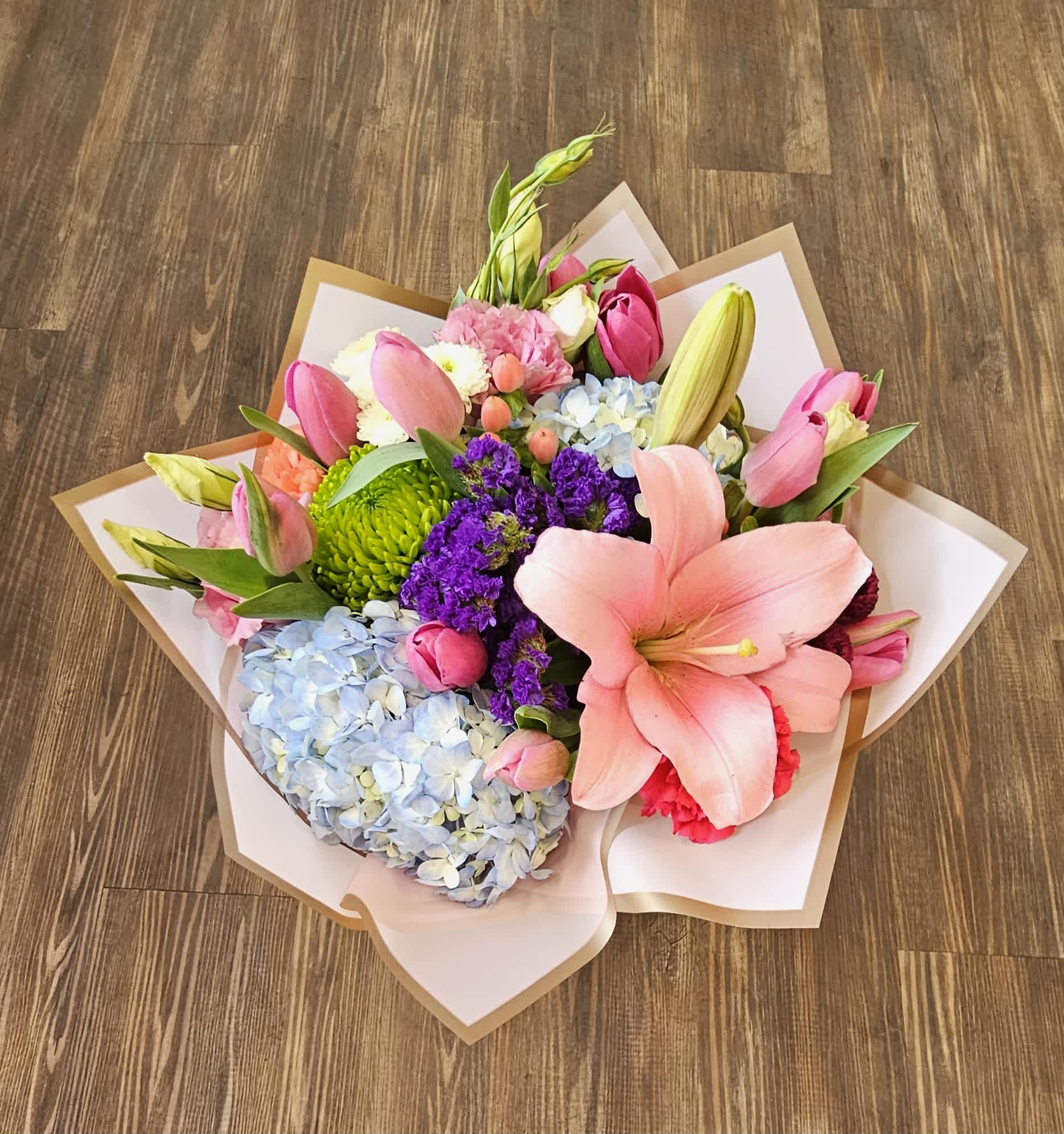 Mother's Bouquet  - The perfect bouquet to surprise Mon on her day