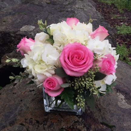 Roses and hydrangea Roses and hydrangea - White Hydranges with pink roses