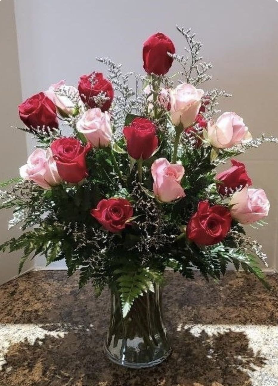 Red & Pink Roses Red & Pink Roses - Standard Red and Pink Roses To create the most beautiful impression